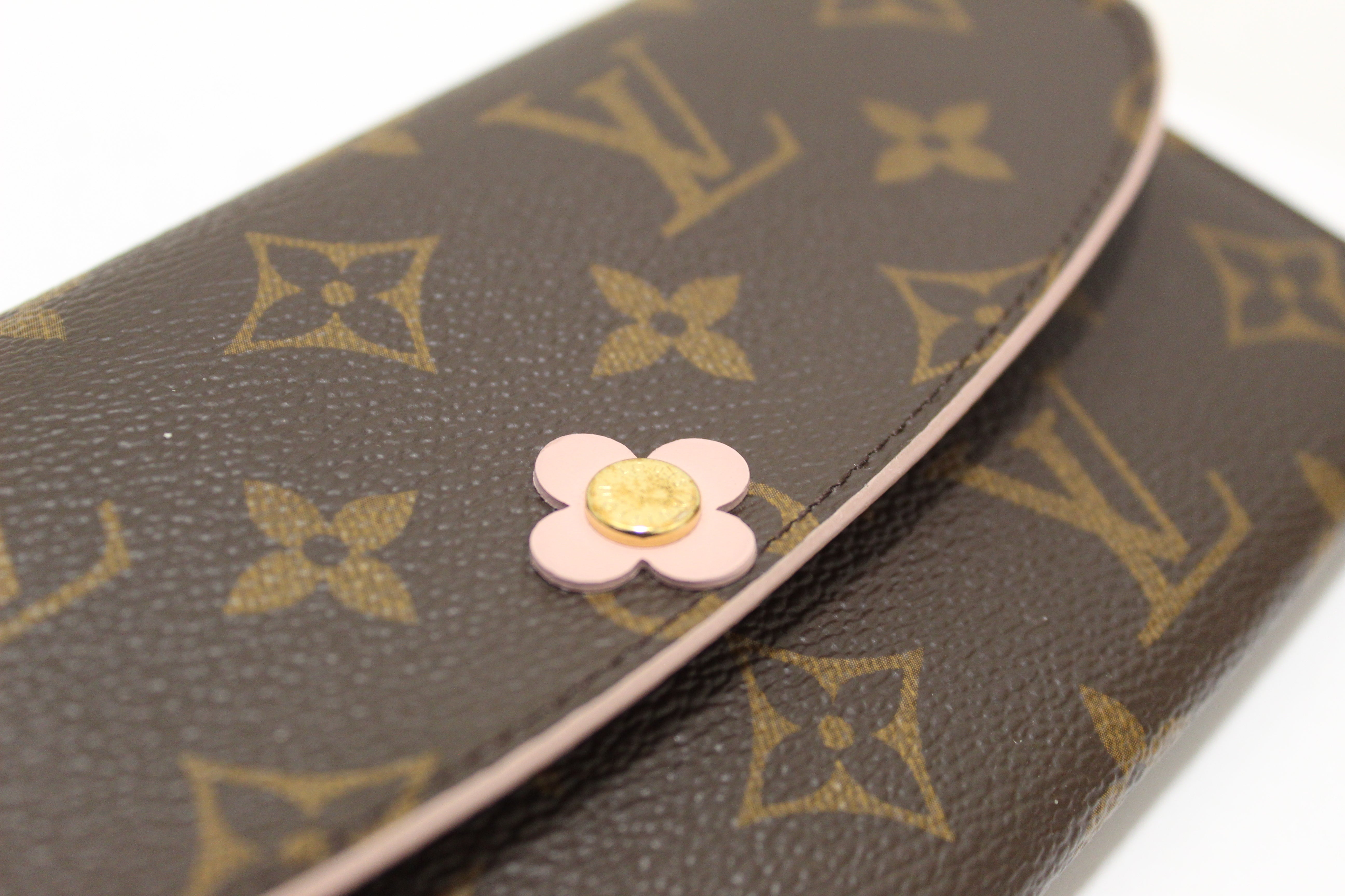 New Release! Louis Vuitton Emilie Bloom Flower Wallet! 