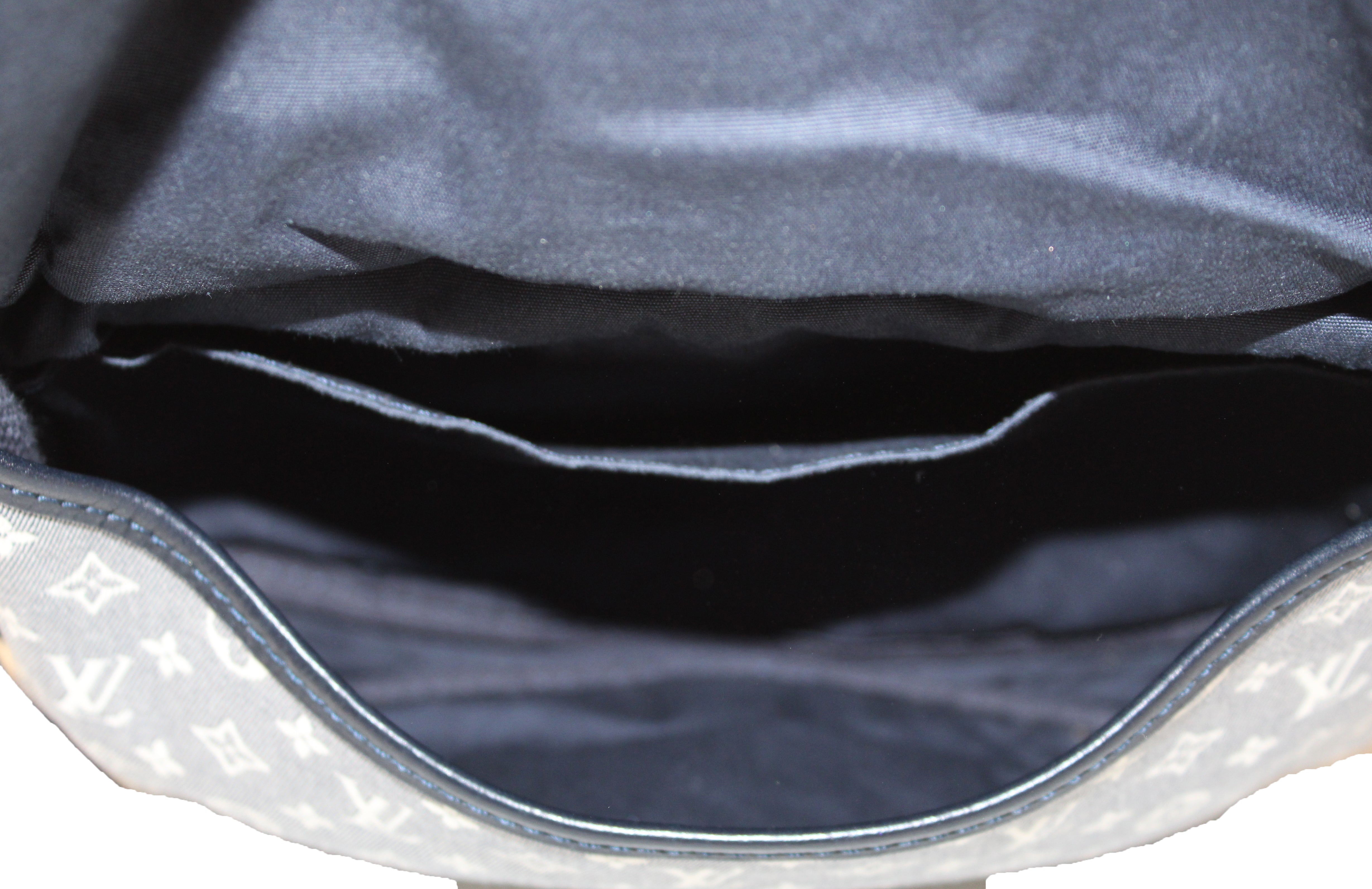 Brown Louis Vuitton Monogram Saumur Messenger PM Crossbody Bag – Designer  Revival