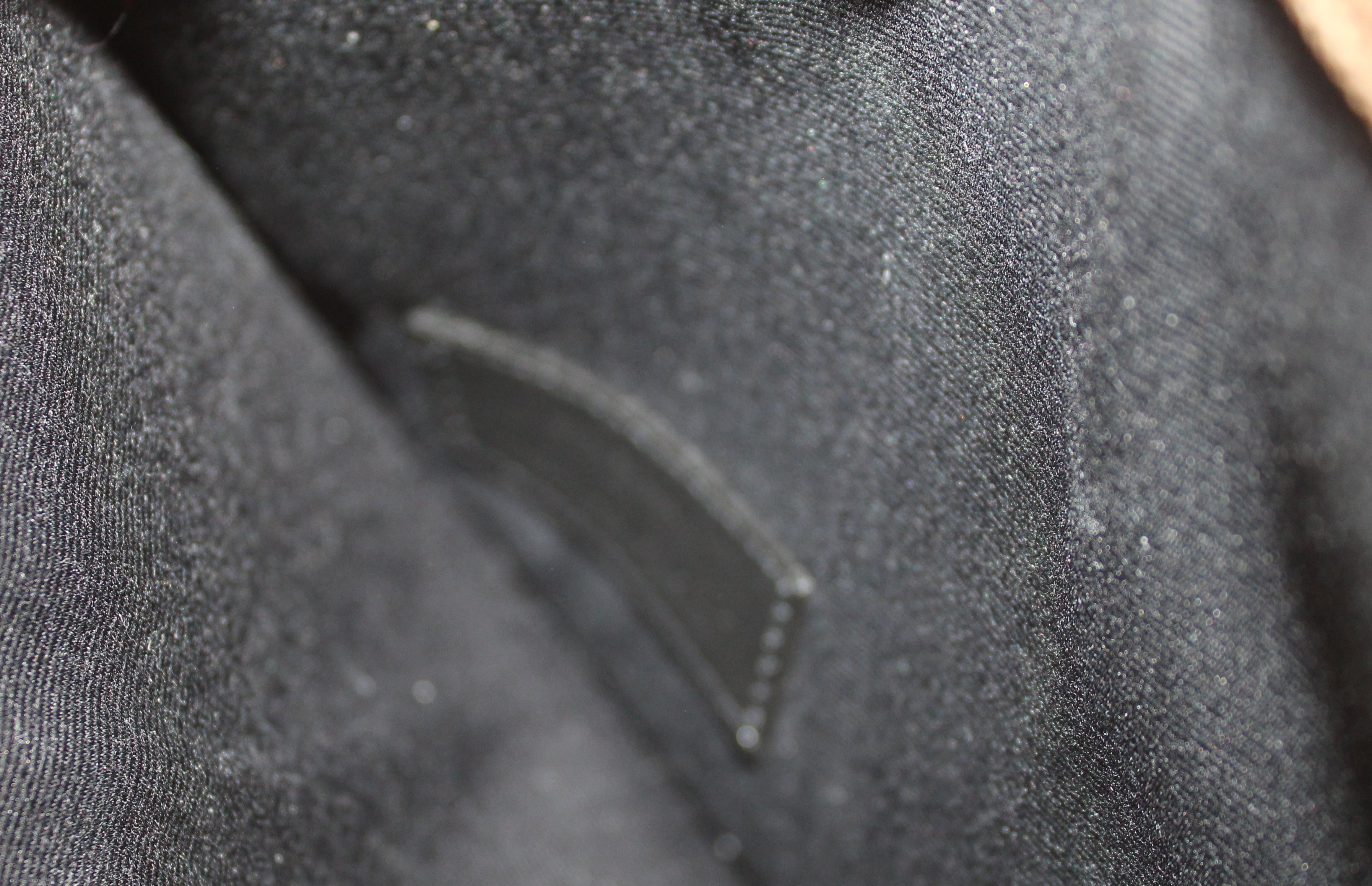 Authentic Saint Laurent Beige Grain De Poudre Embossed Leather Uptown Pouch