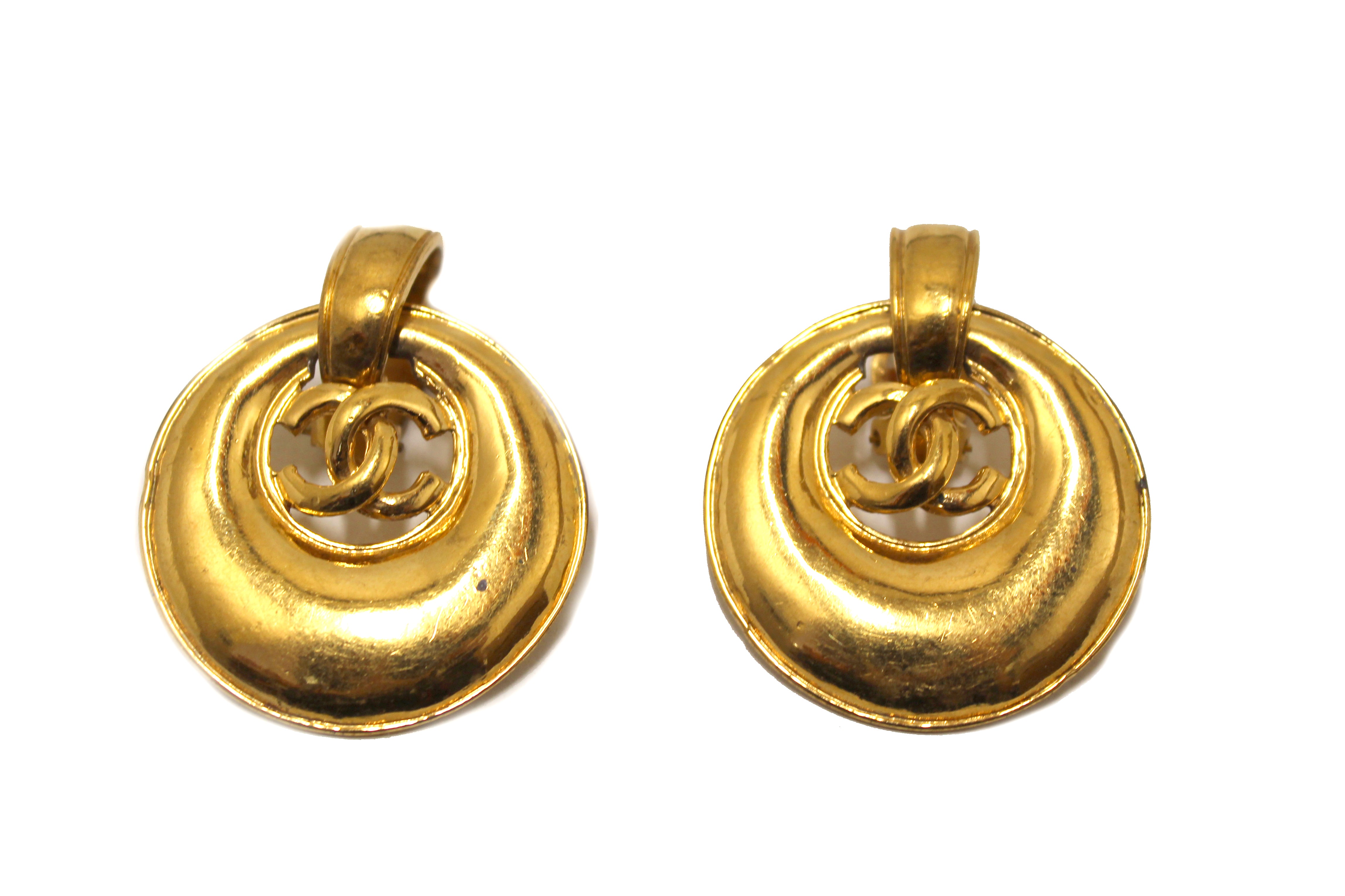 Authentic Chanel Vintage Gold Big Round CC Logo Clip On Earrings