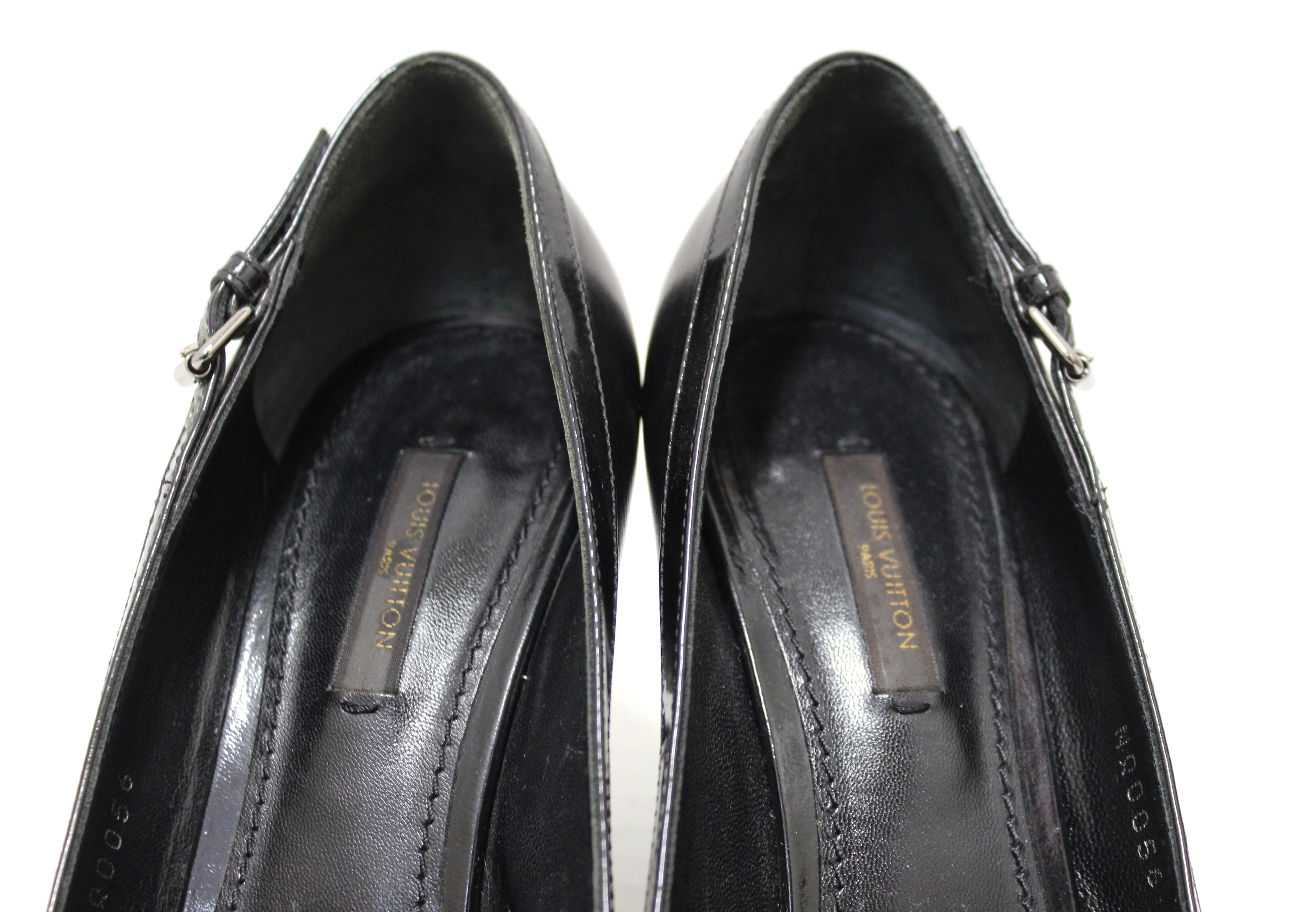 Authentic Louis Vuitton Black Leather with Silver  Buckle Pointed Toe Pumps Size 37