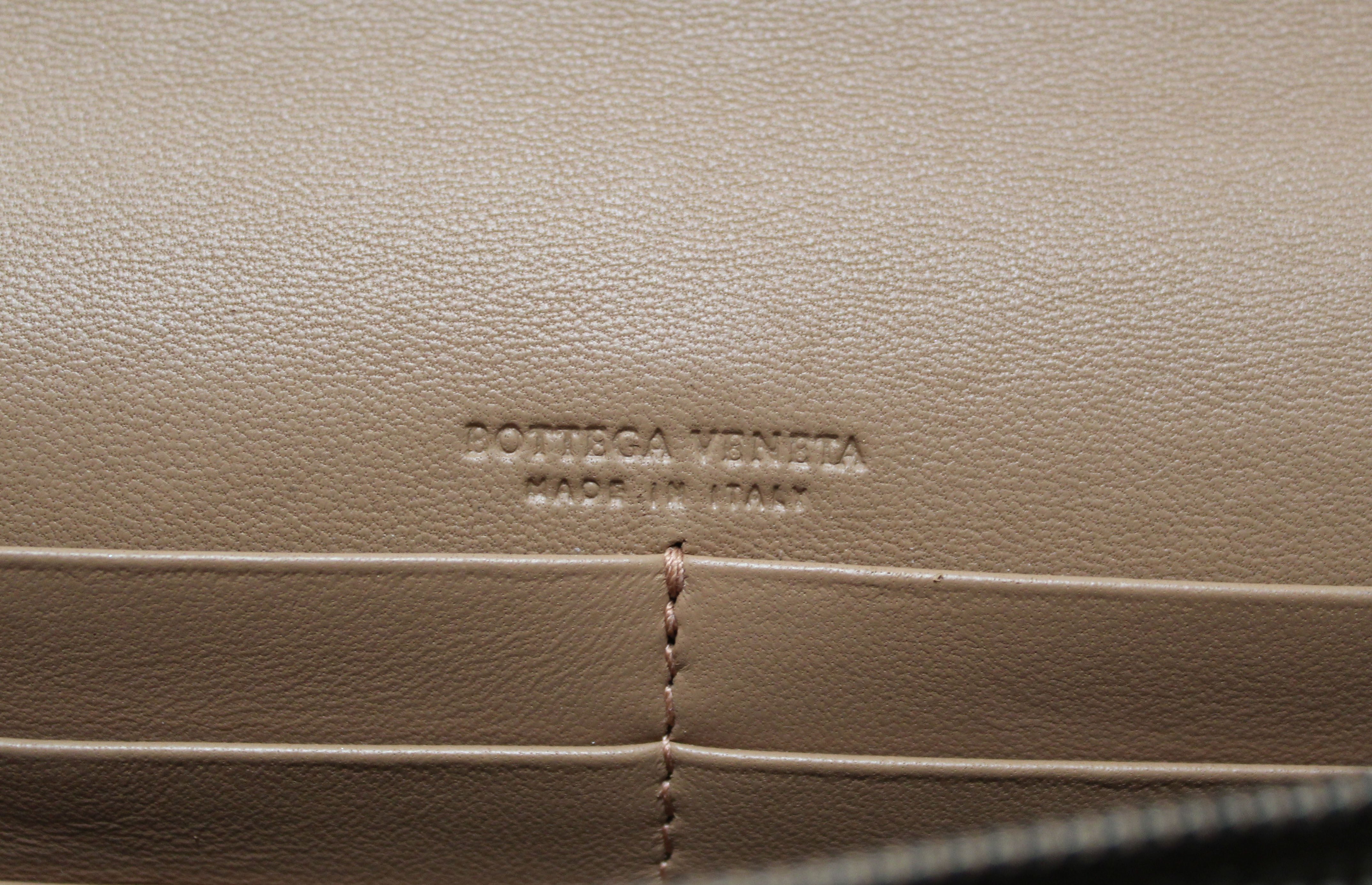 Authentic Bottega Veneta Dusty Peach Nappa Intrecciato Leather Flap Wallet