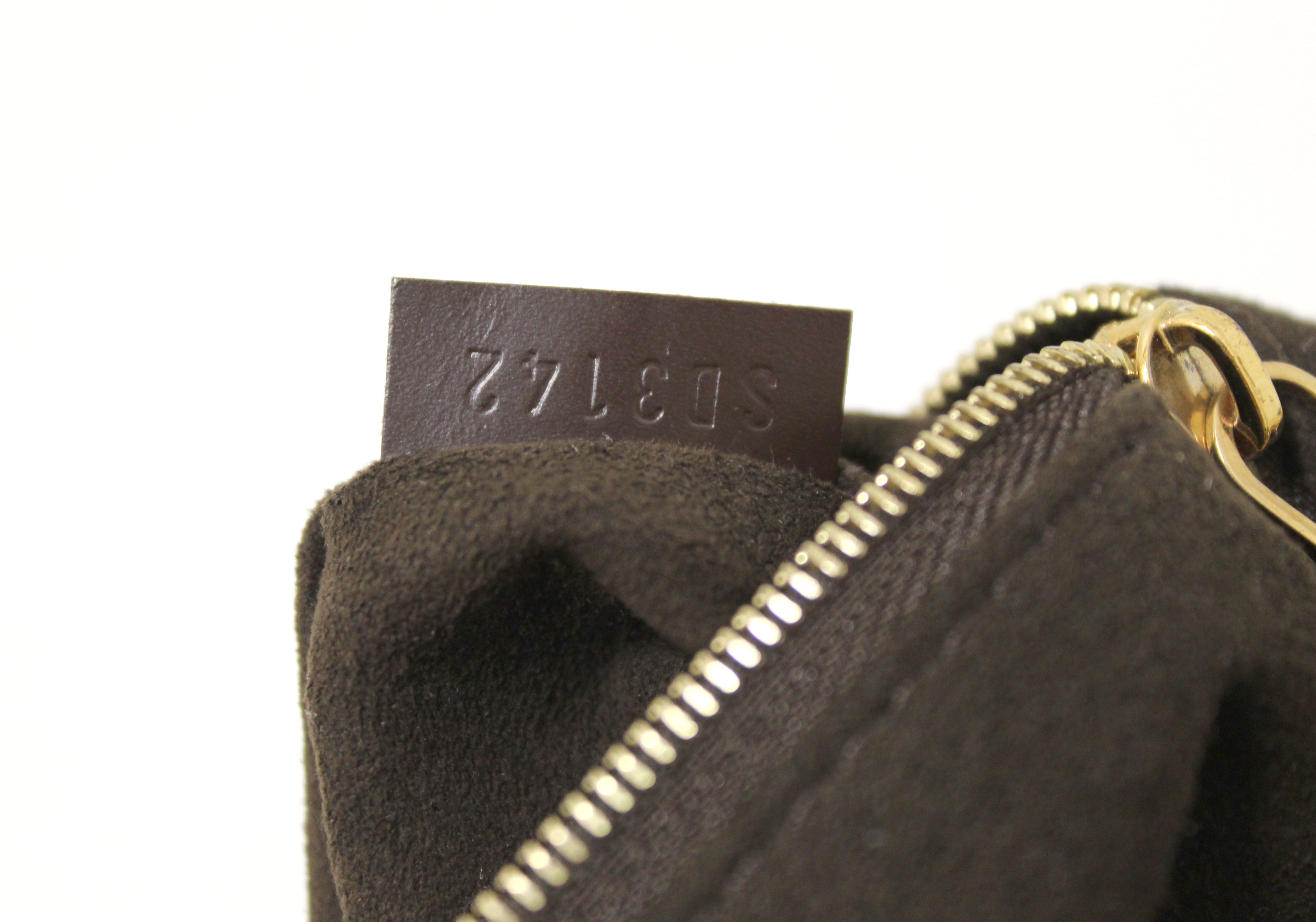 BrandBeSure - Louis Vuitton Damier Ebene Portobello PM Price : 33,800 THB.  Retail Price : 57,000 THB. Year : 2013 Condition : Used in Good Condition  Come With : Copy Receipt ,Dustbag,Card