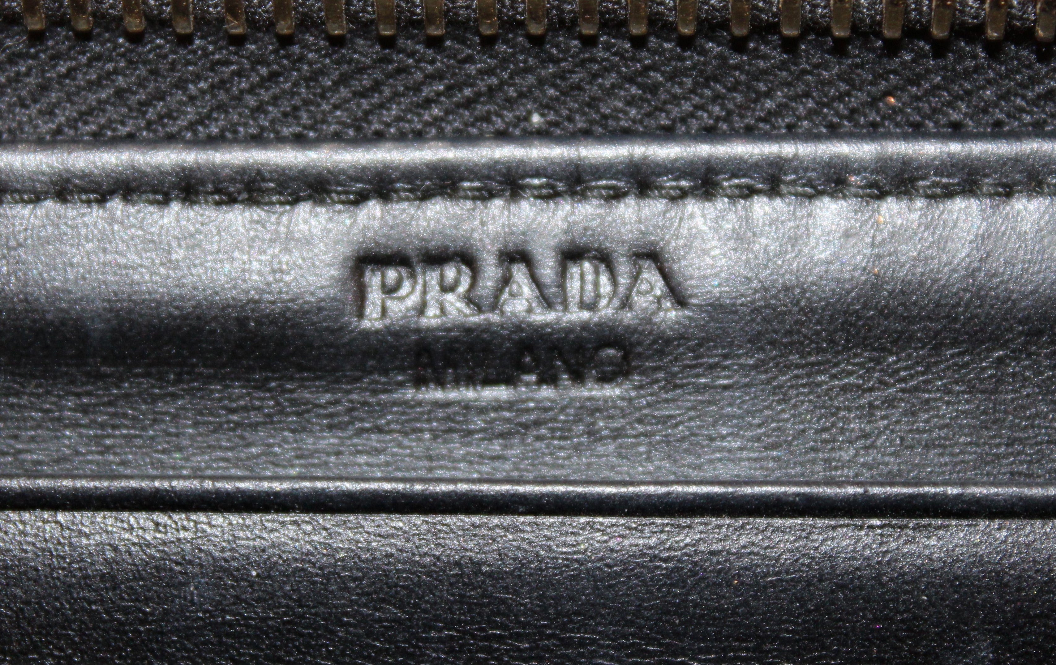 PRADA Large Saffiano Leather Zip-Around Wallet in Black – HOUSE of LUXURY @  Haile