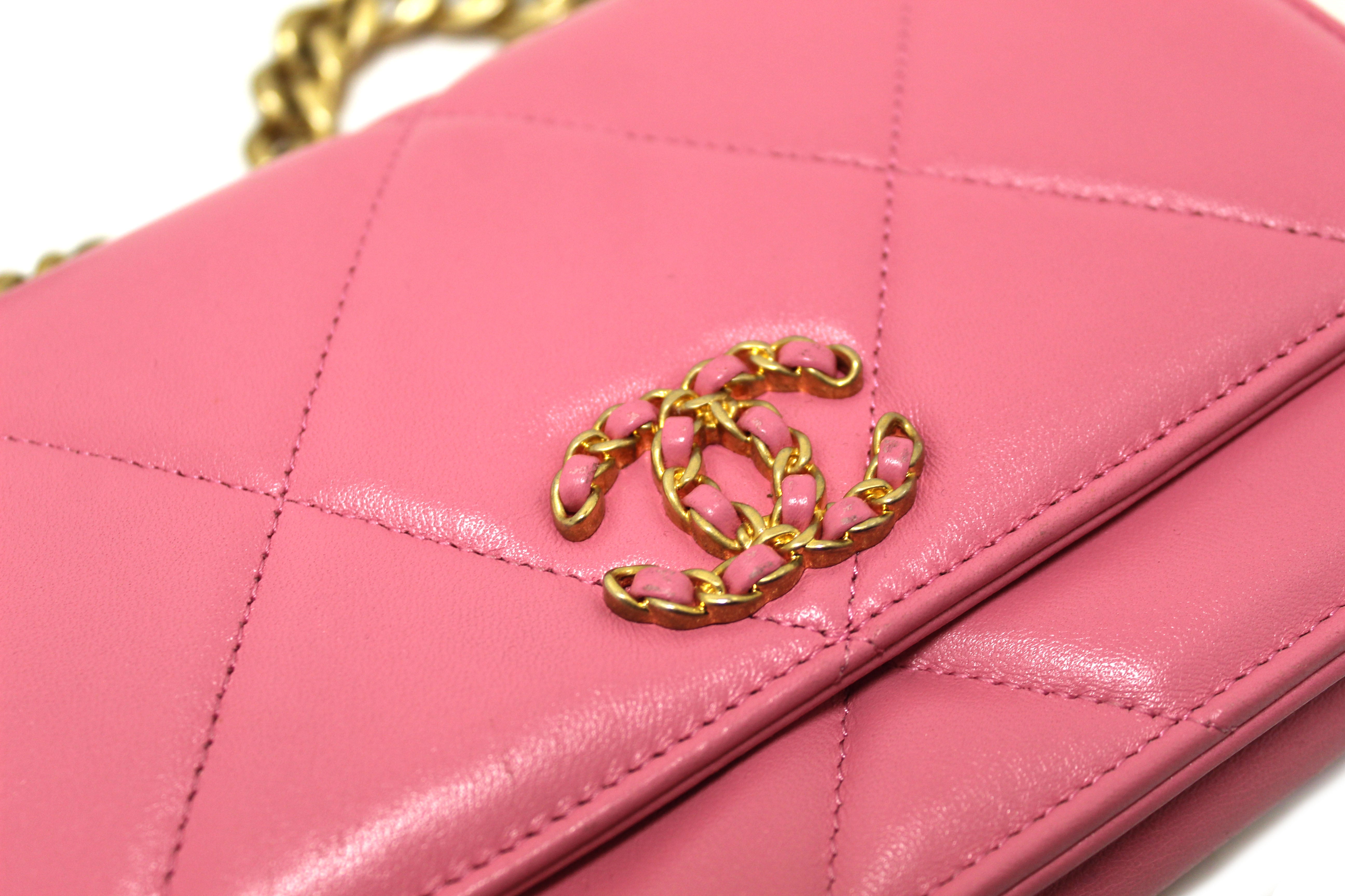 Chanel 19 Long Flap Wallet Pink woman