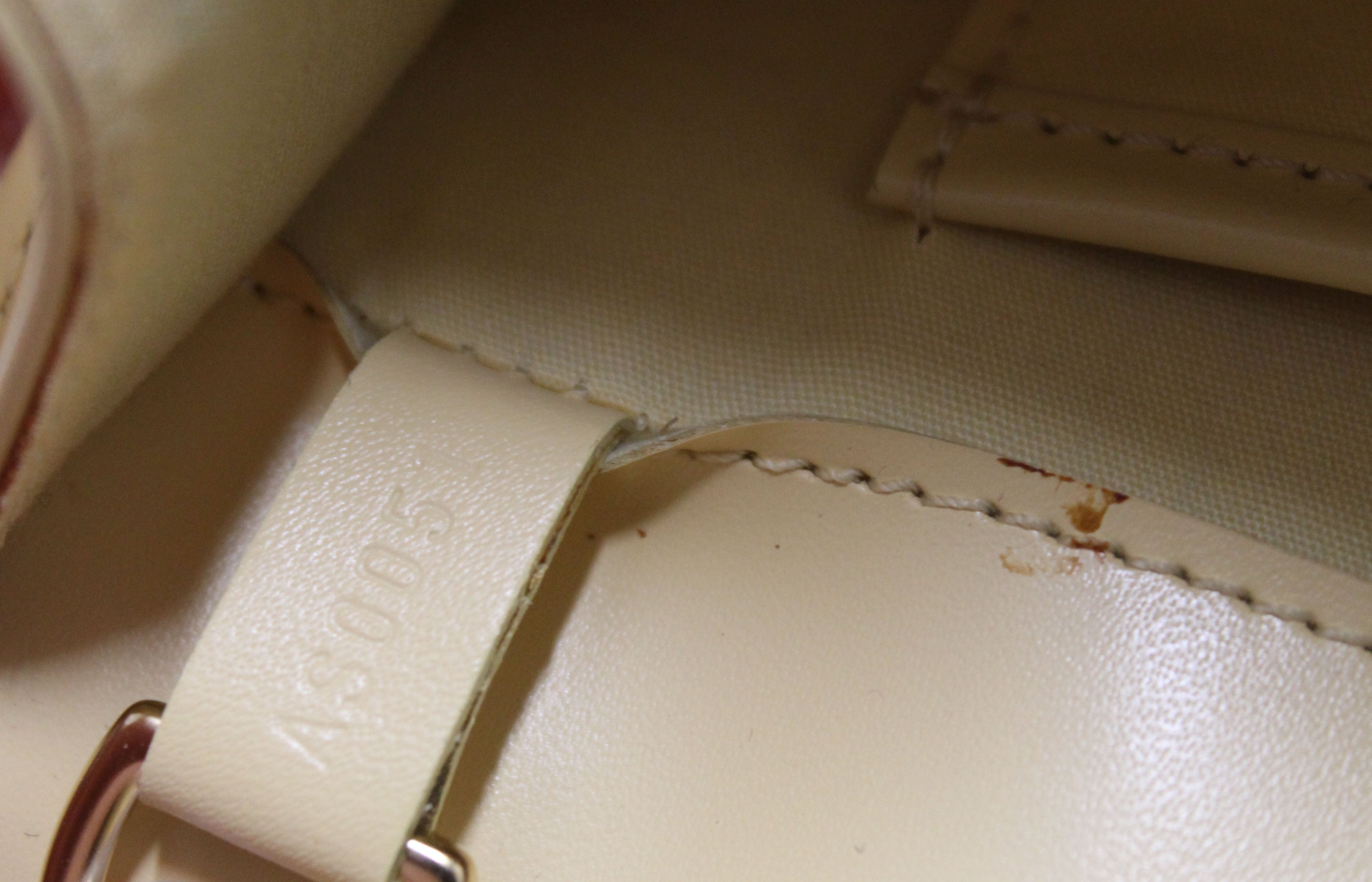 Louis Vuitton Vintage Epi Leather Ramatuelle Shoulder Bag (SHF-eP03uT) –  LuxeDH