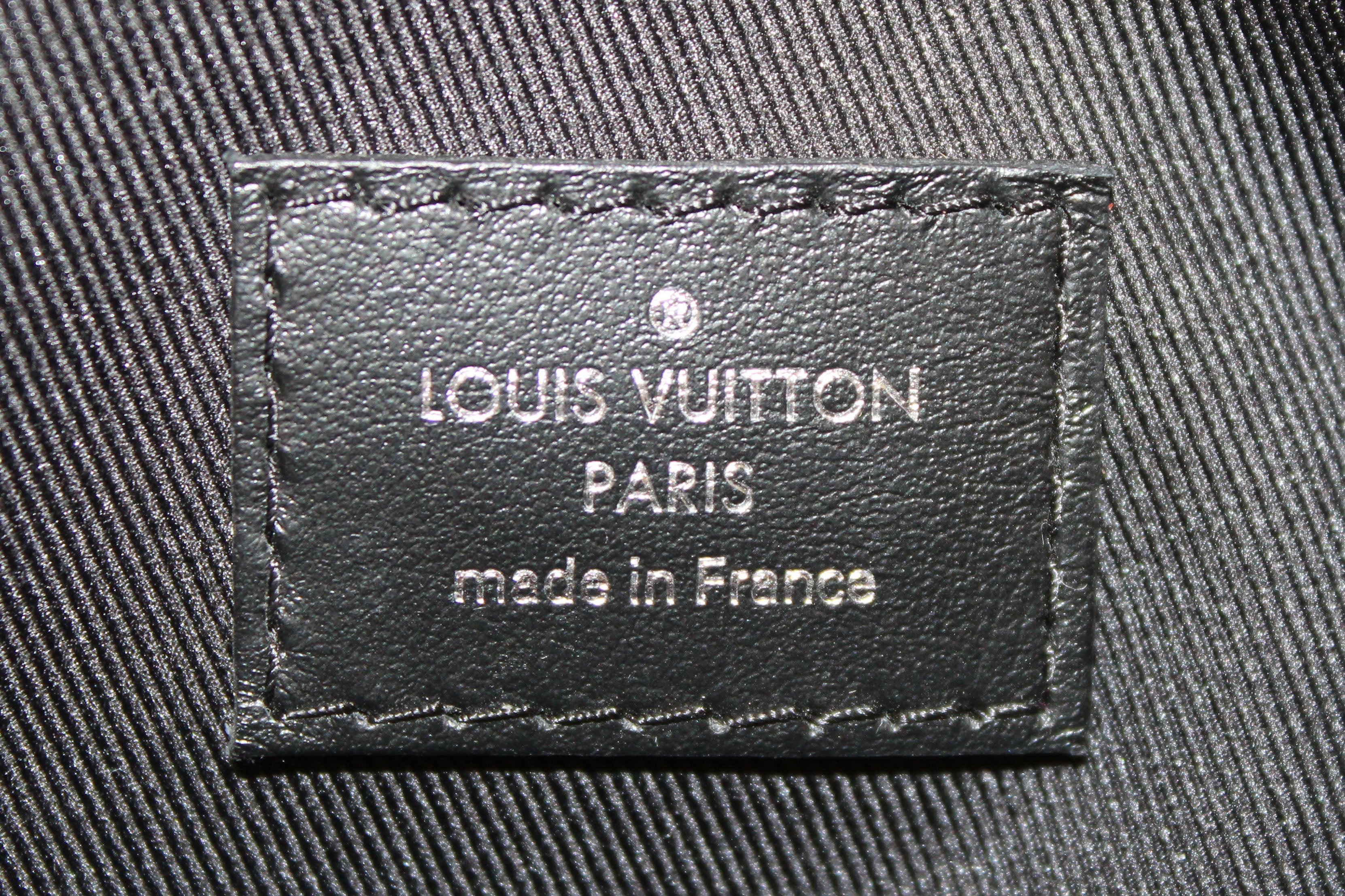 Louis Vuitton Damier Graphite Campus Bumbag N40362  Louis vuitton damier,  Luxury wallet, Louis vuitton