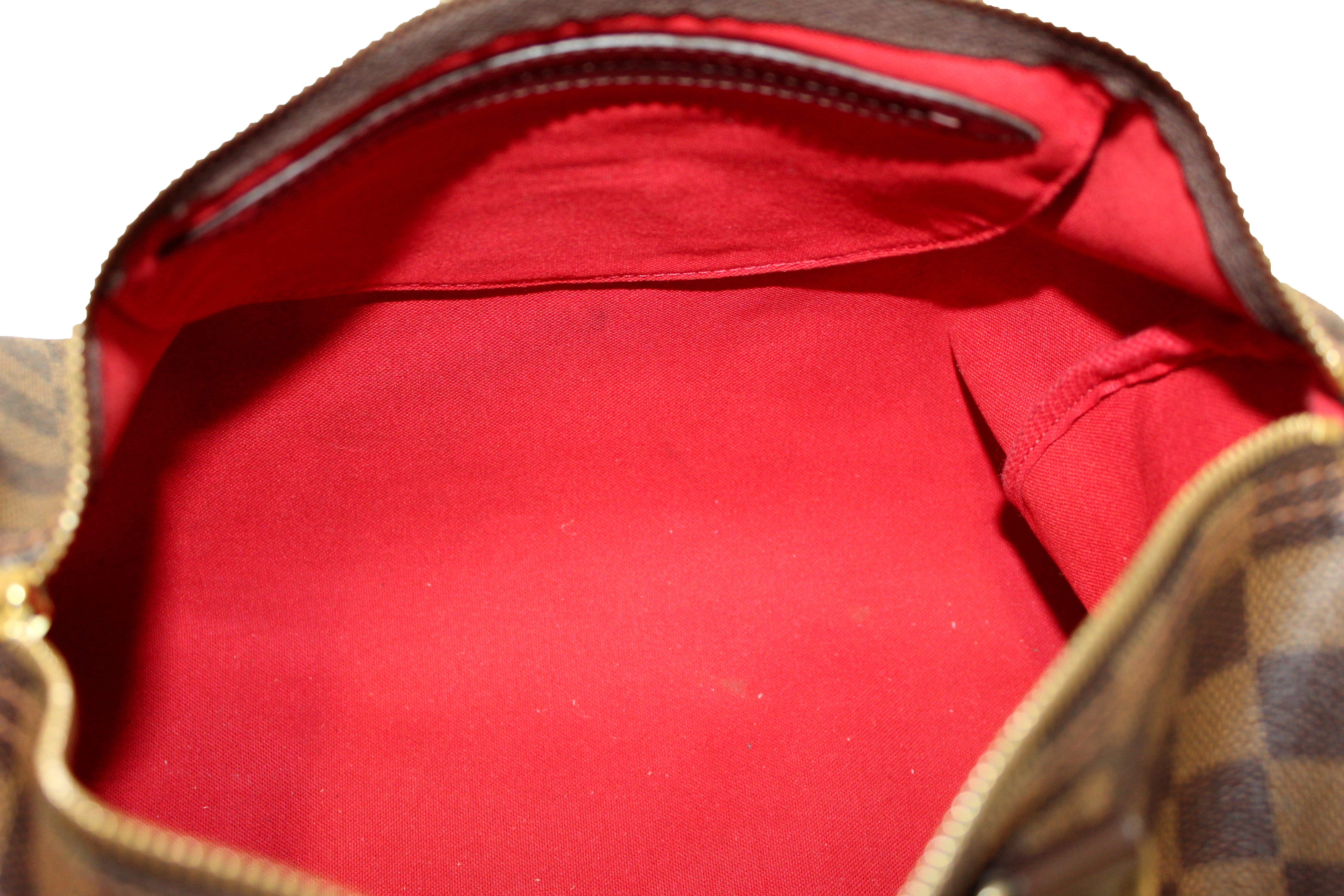 AUTHENTIC: Louis Vuitton Speedy 30 Bag , The zipper