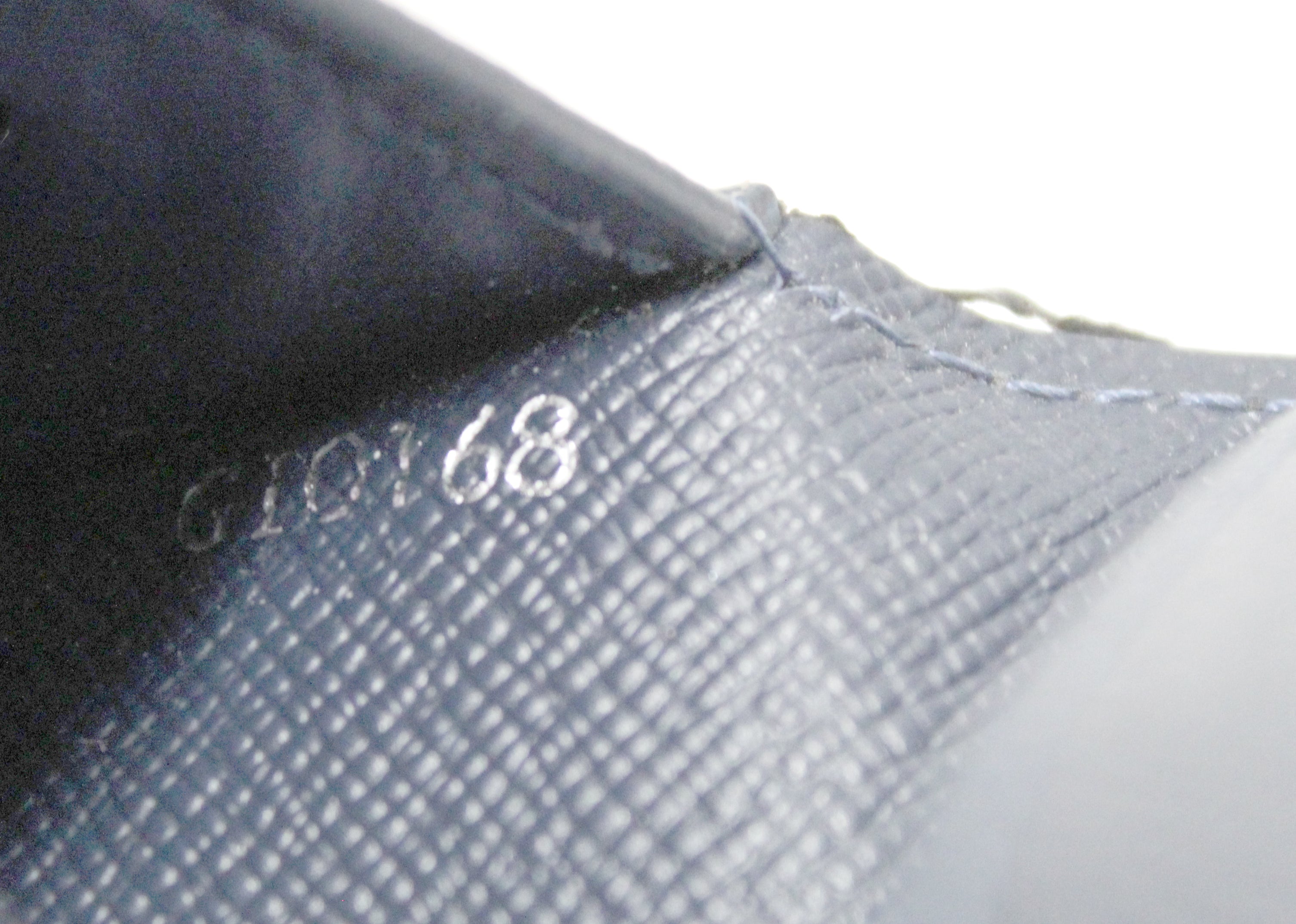 Louis Vuitton® Pocket Organizer Black. Size en 2023  Organizador de  bolsillo, Louis vuitton, Piel de becerro
