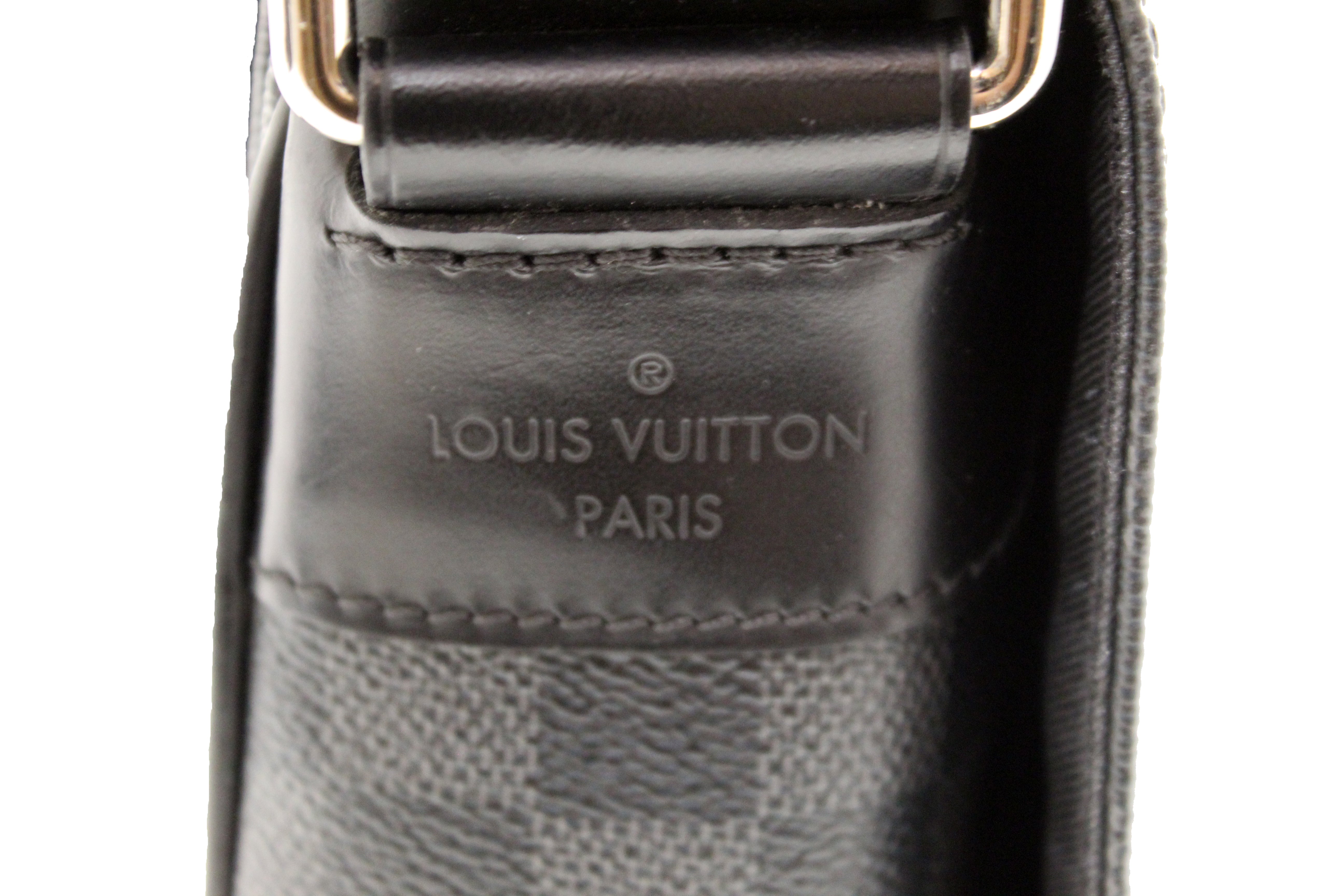 Louis Vuitton District Messenger Bag Limited Edition Damier Graphite LV  League at 1stDibs