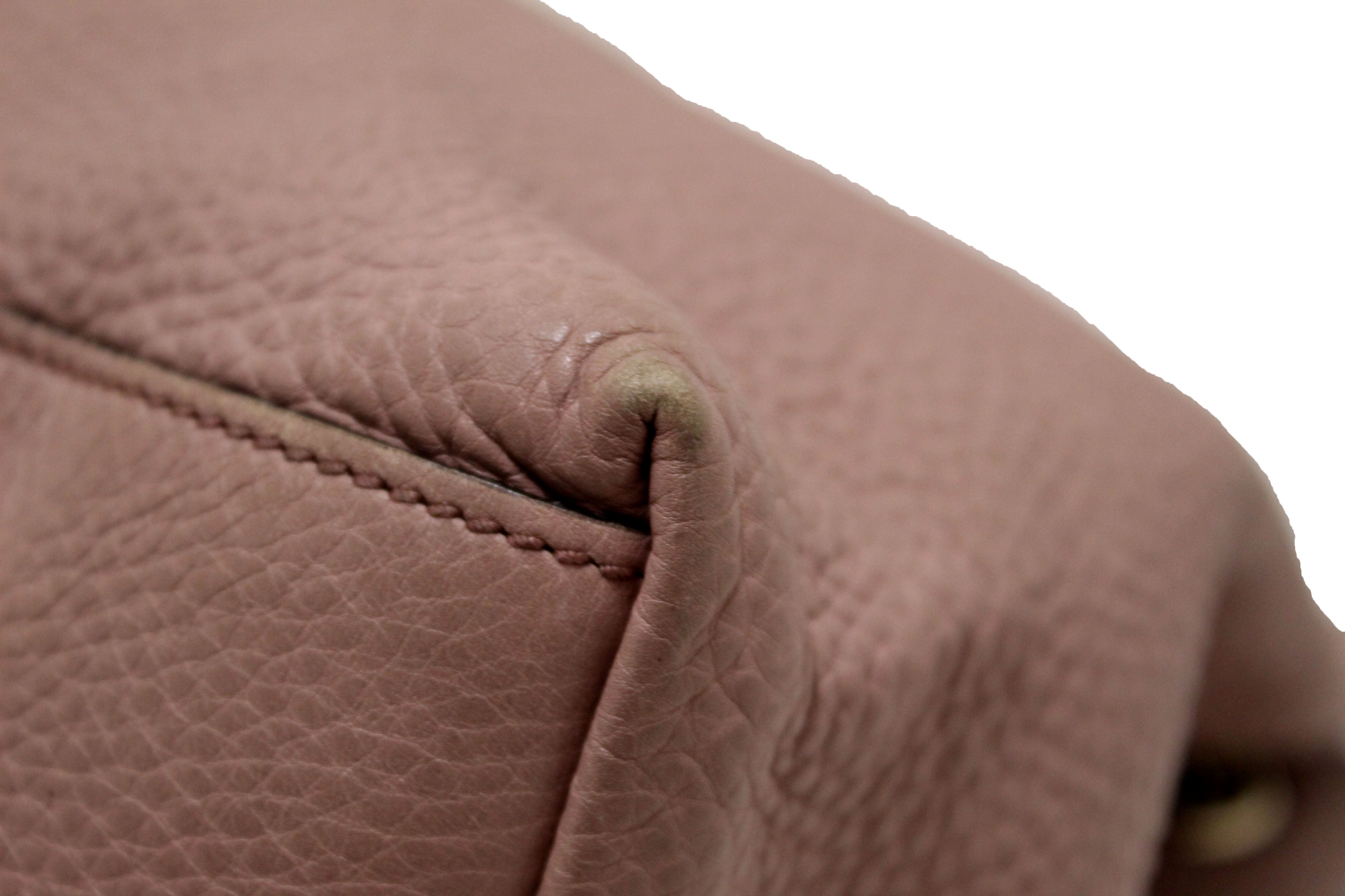 Authentic Gucci Light Pink Pebbled Calfskin Medium Soho Chain Shoulder Bag