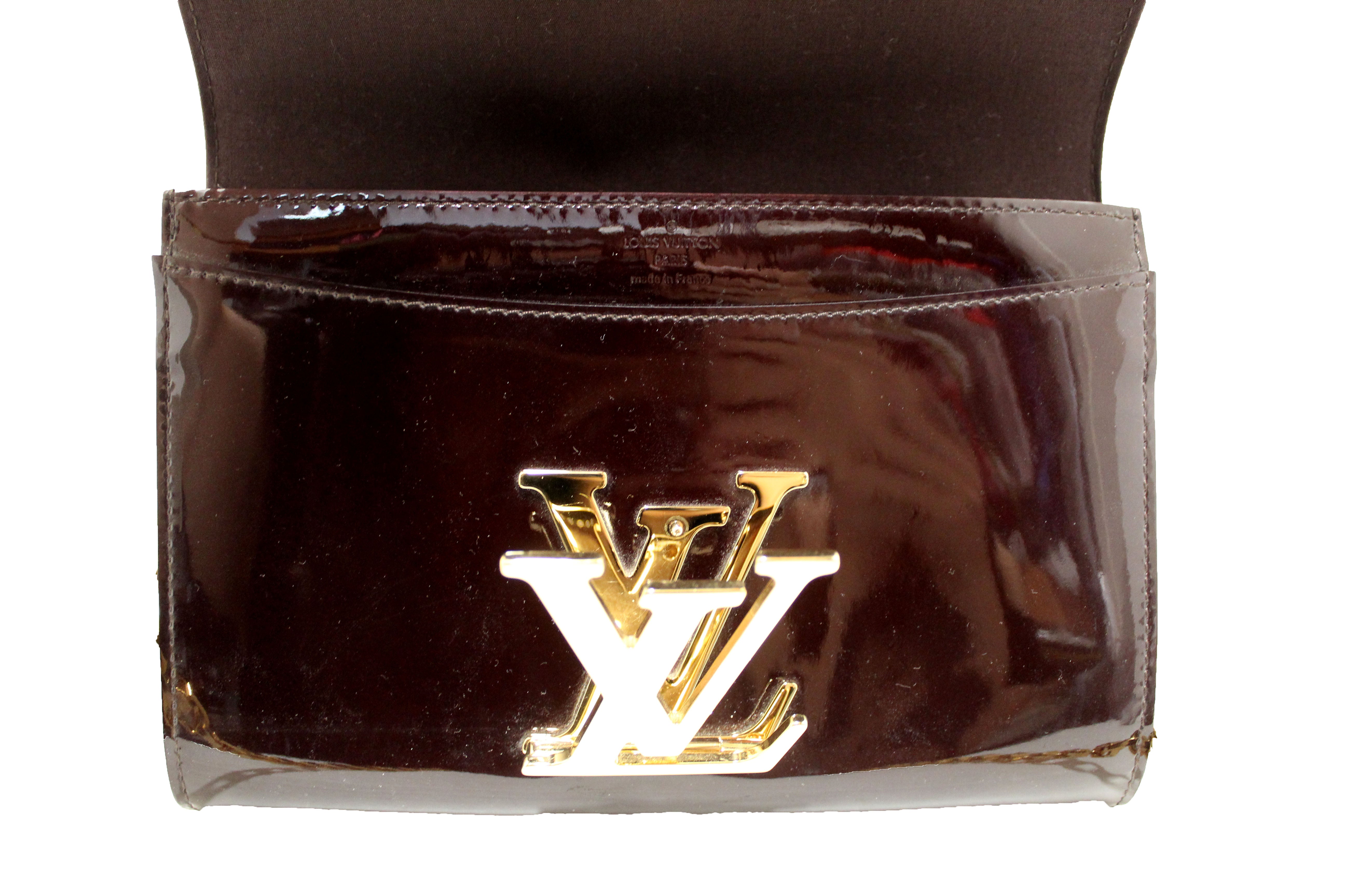 Pre-owned Louis Vuitton Louise Patent Leather Clutch Bag In Brown