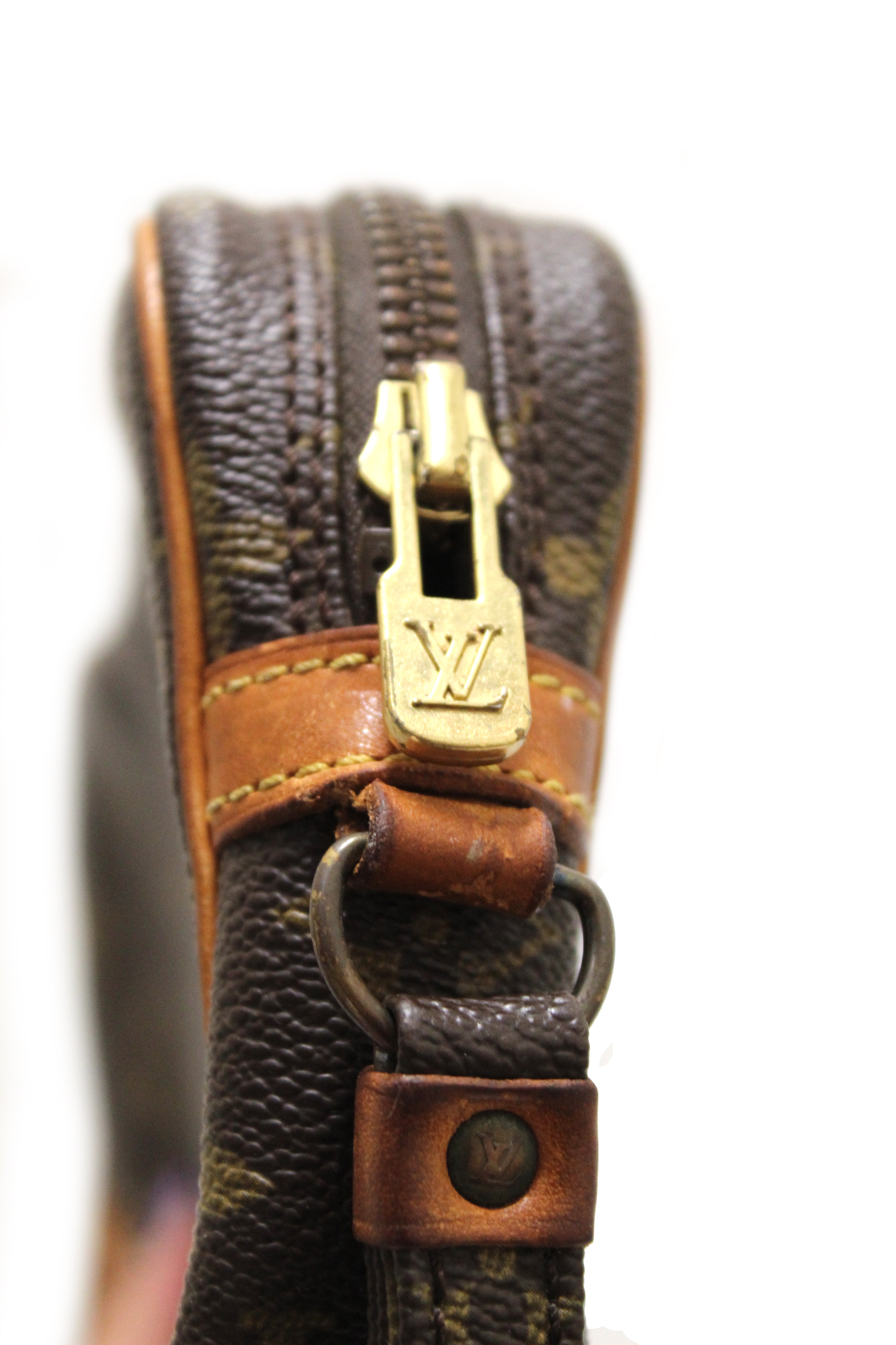 Authentic Louis Vuitton Class Monogram Wristlet Clutch