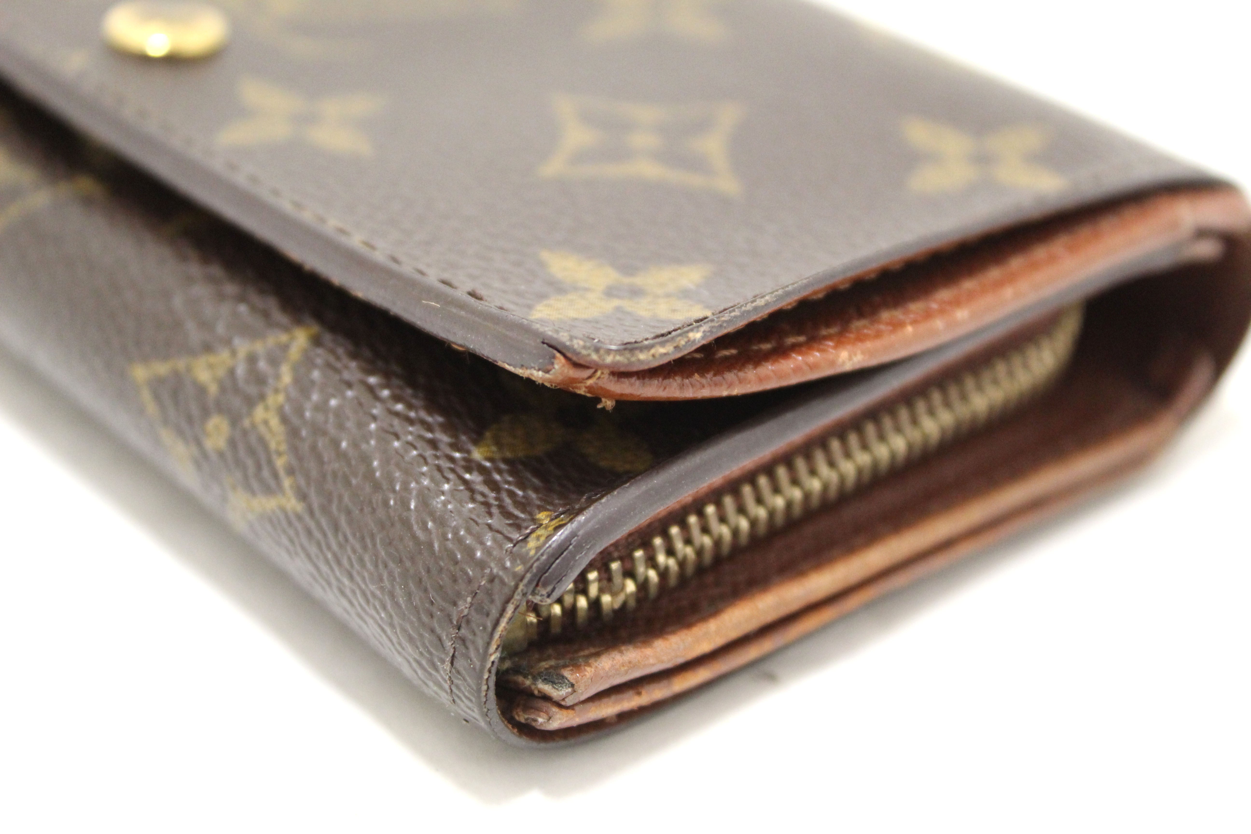 Classic Louis Vuitton Womens Brown Canvas Monogram LV Snap Zipper Wallet