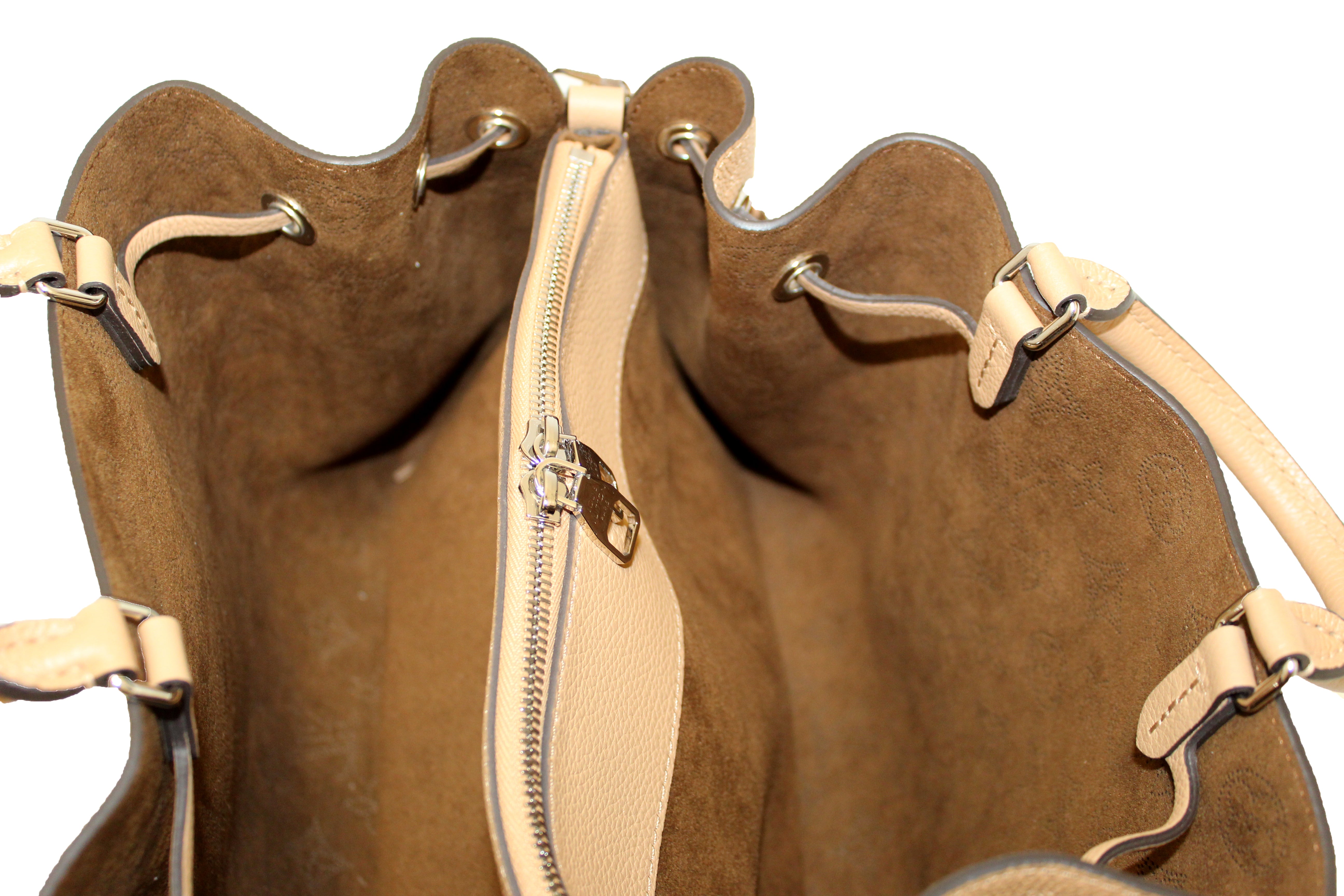 Mahina leather handbag Louis Vuitton Beige in Leather - 25950754
