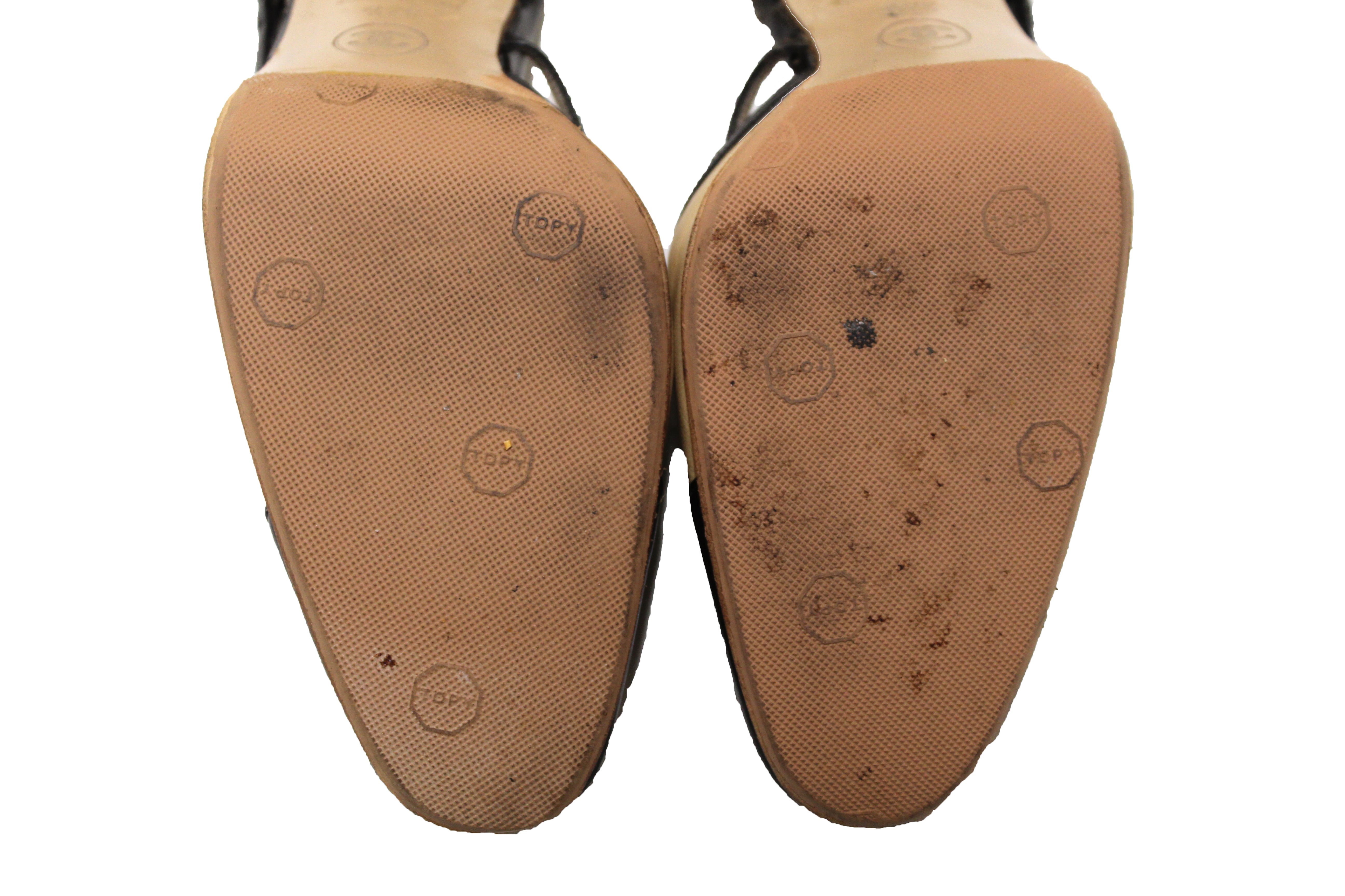 Authentic Chanel Vintage Beige/Black Leather Cap-Toe Slide Mules Size 37.5