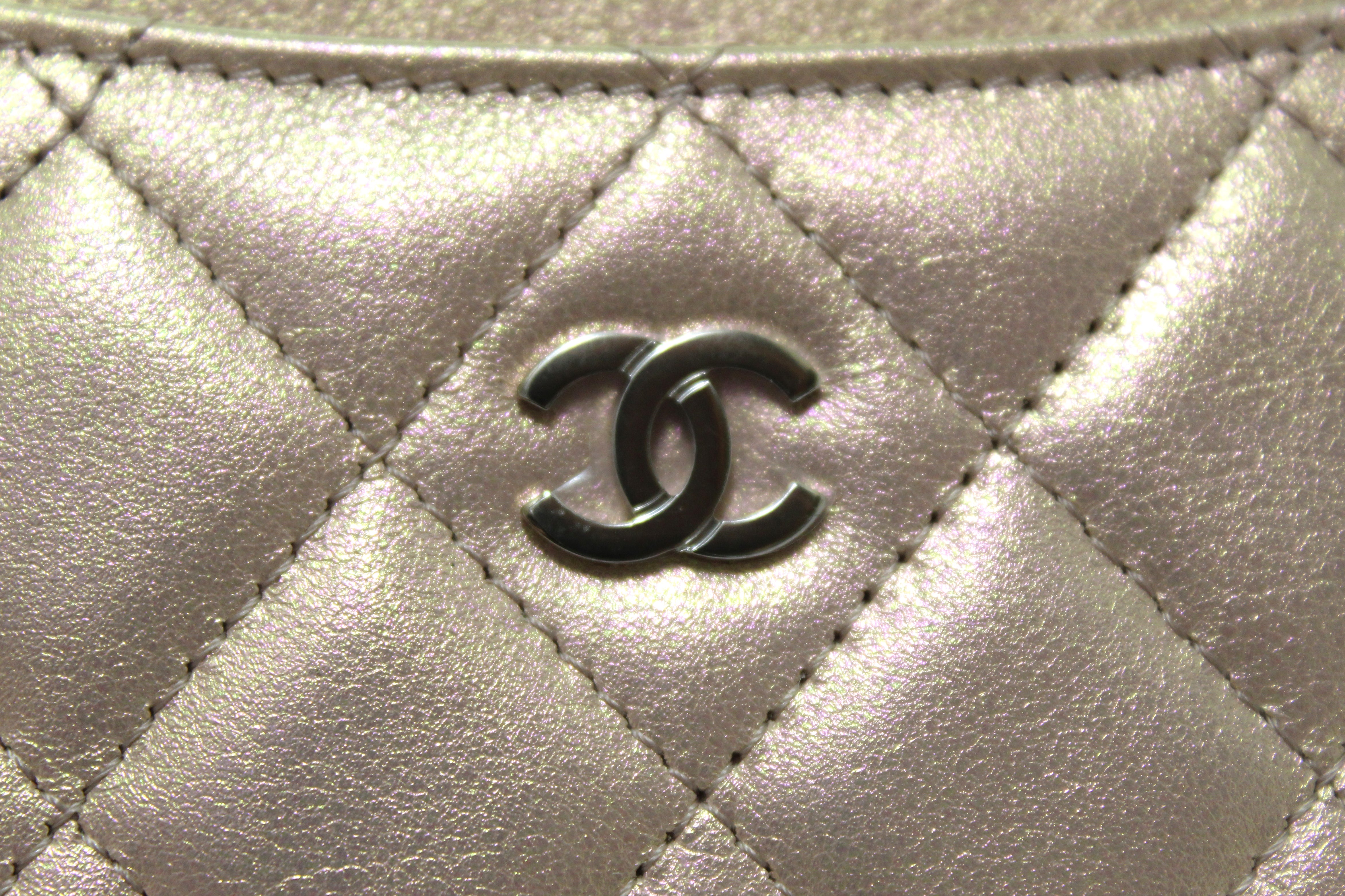 Authentic NEW Chanel Iridescent Light Pink Quilted Lambskin Leather Card Holder