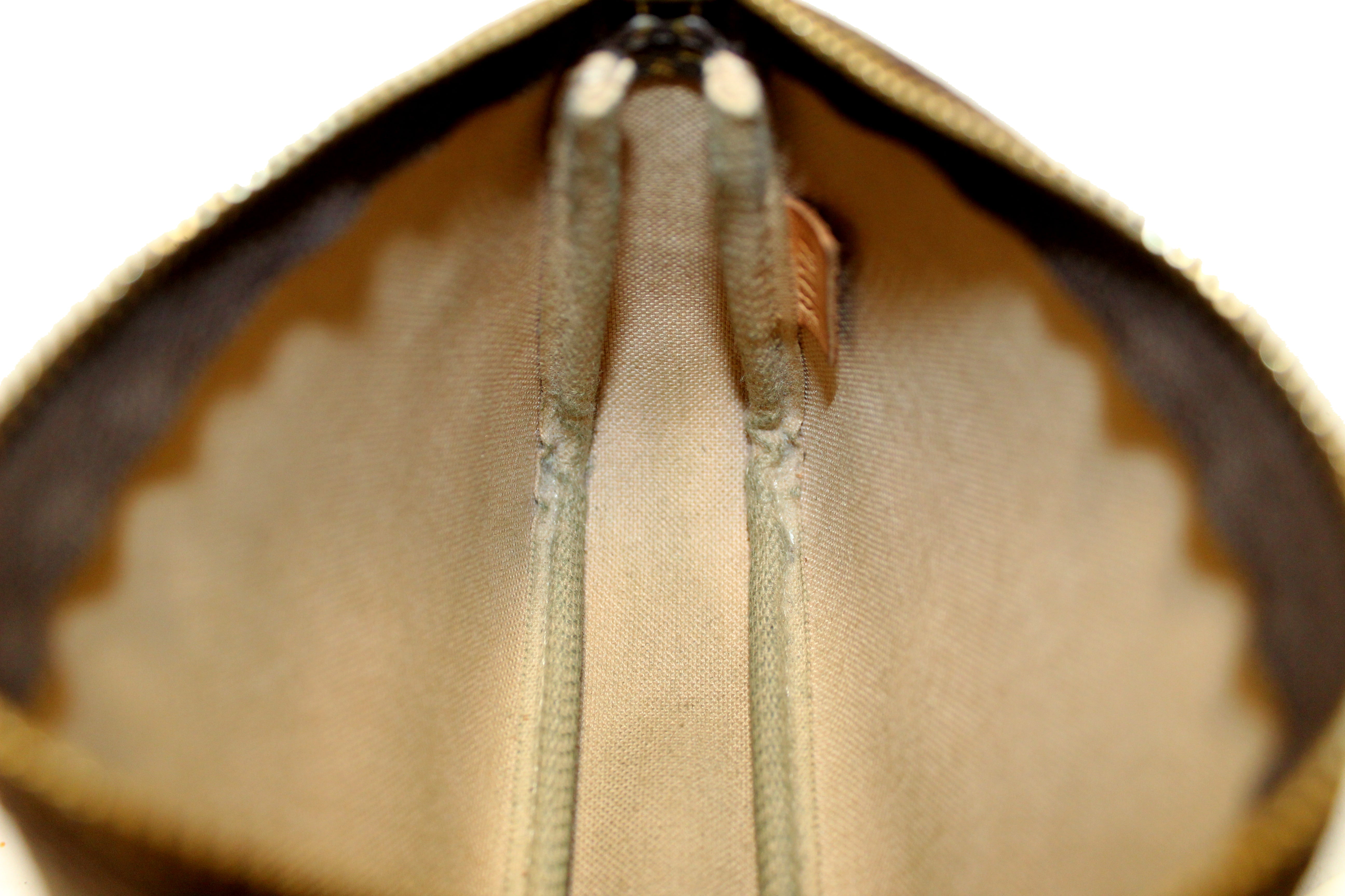 Authentic Louis Vuitton Monogram Mini Christmas Animation Pochette Accessories Clutch Bag
