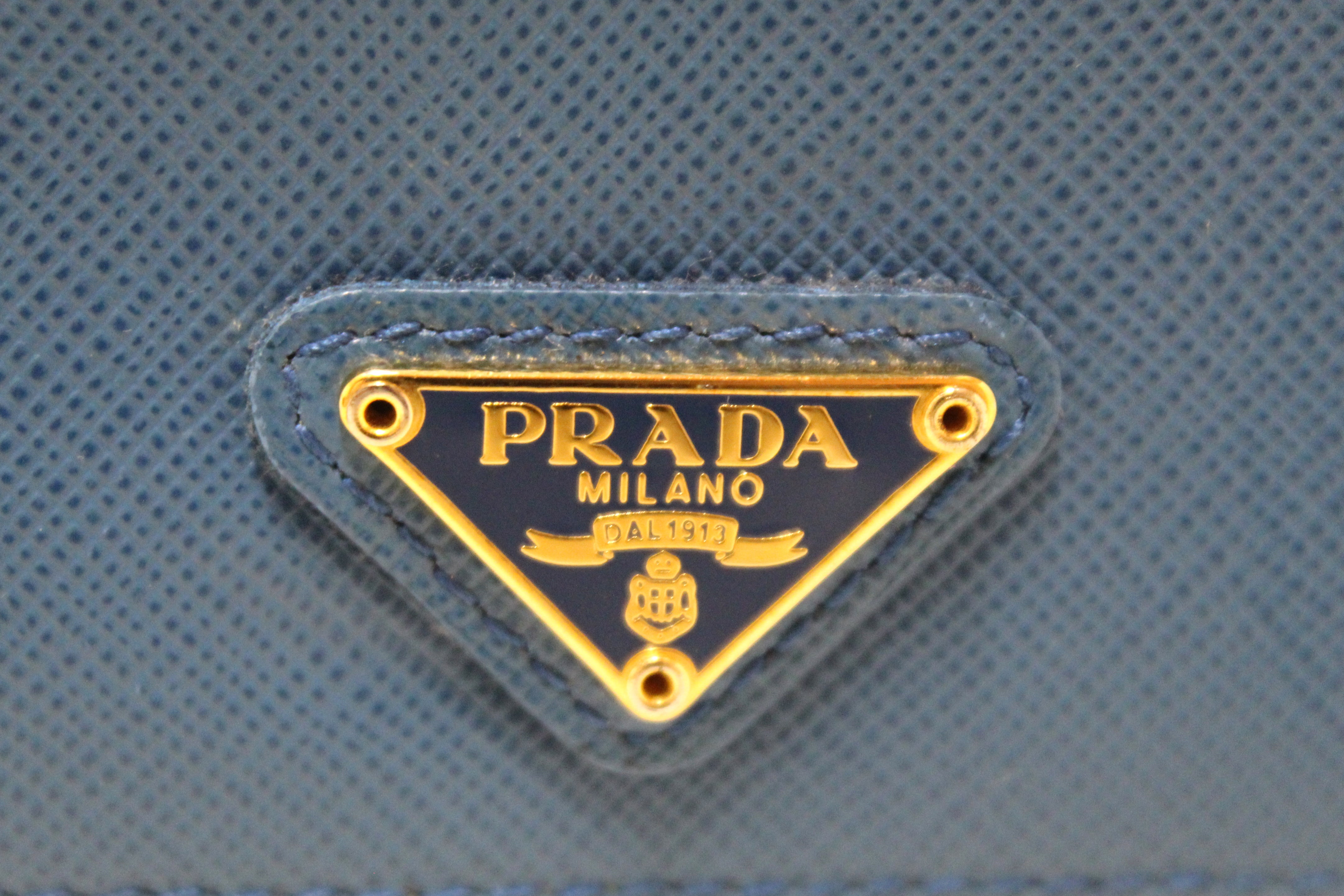 Authentic Prada Blue Saffiano Leather Accordion Card Case Holder 1MC211