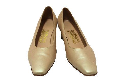 Authentic Salvatore Ferragamo Beige Calf Leather Pumps Size 8B