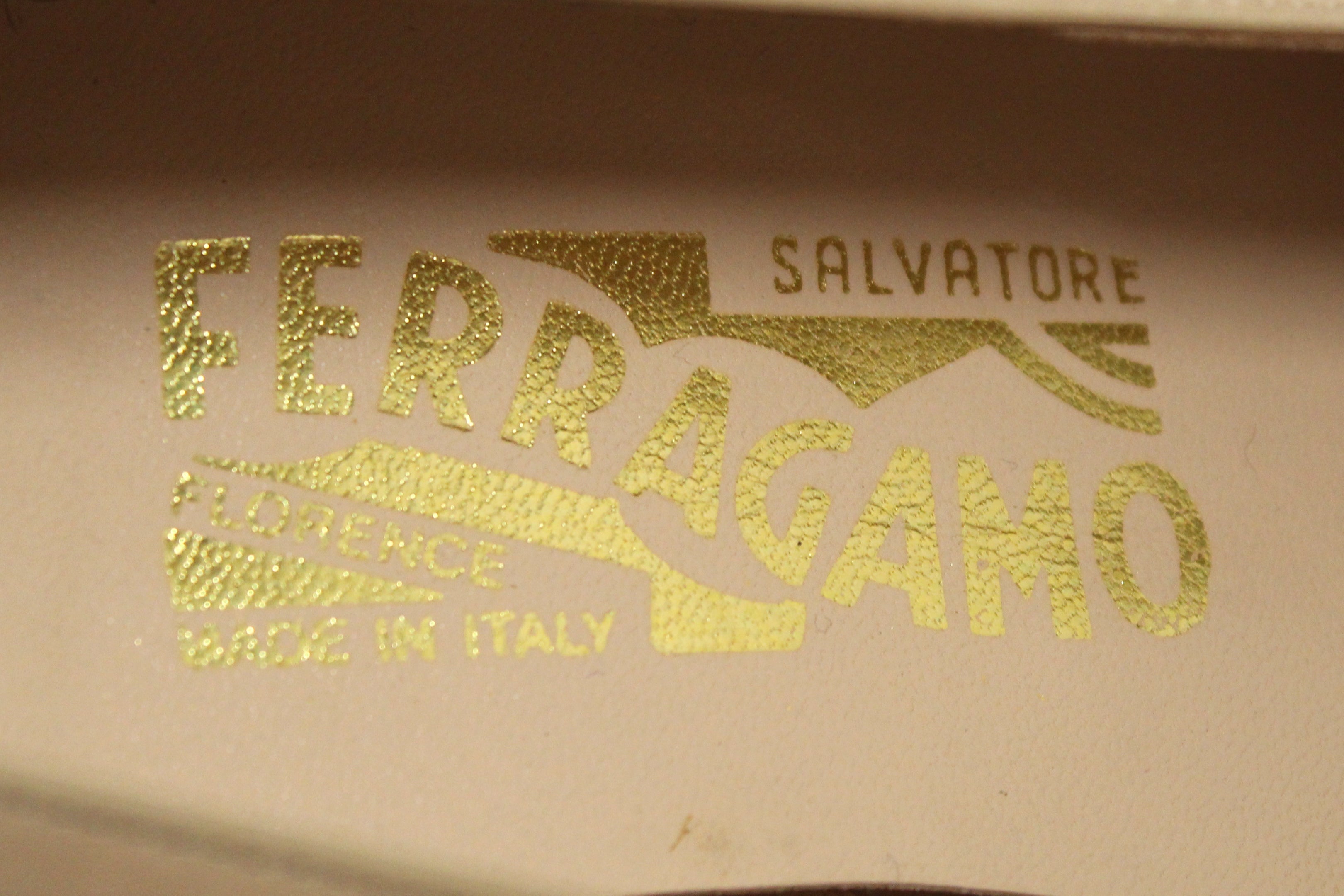 Authentic Salvatore Ferragamo Beige Calf Leather Pumps Size 8B