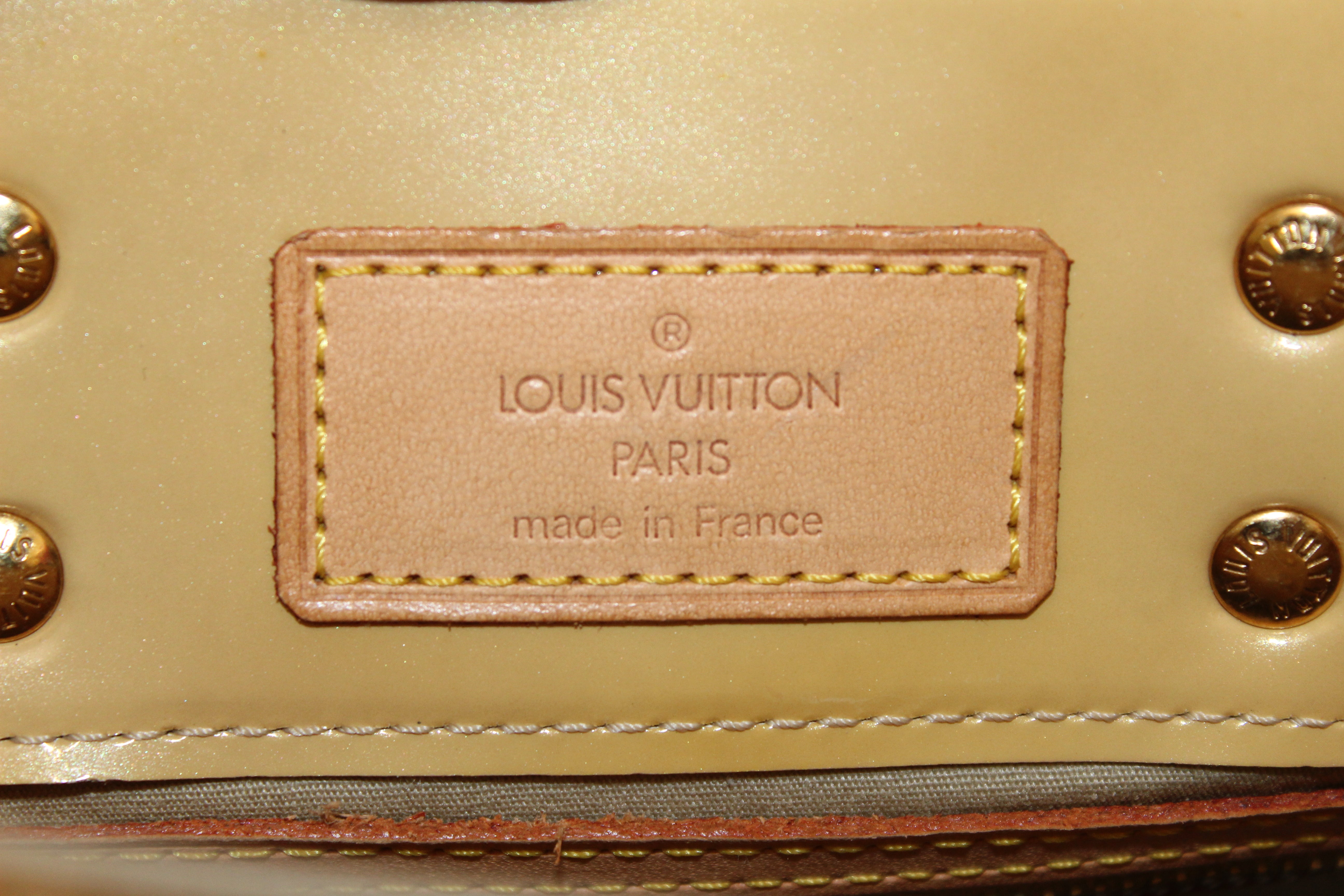 Authentic Louis Vuitton Beige Monogram Vernis Patent Leather Reade PM Bag