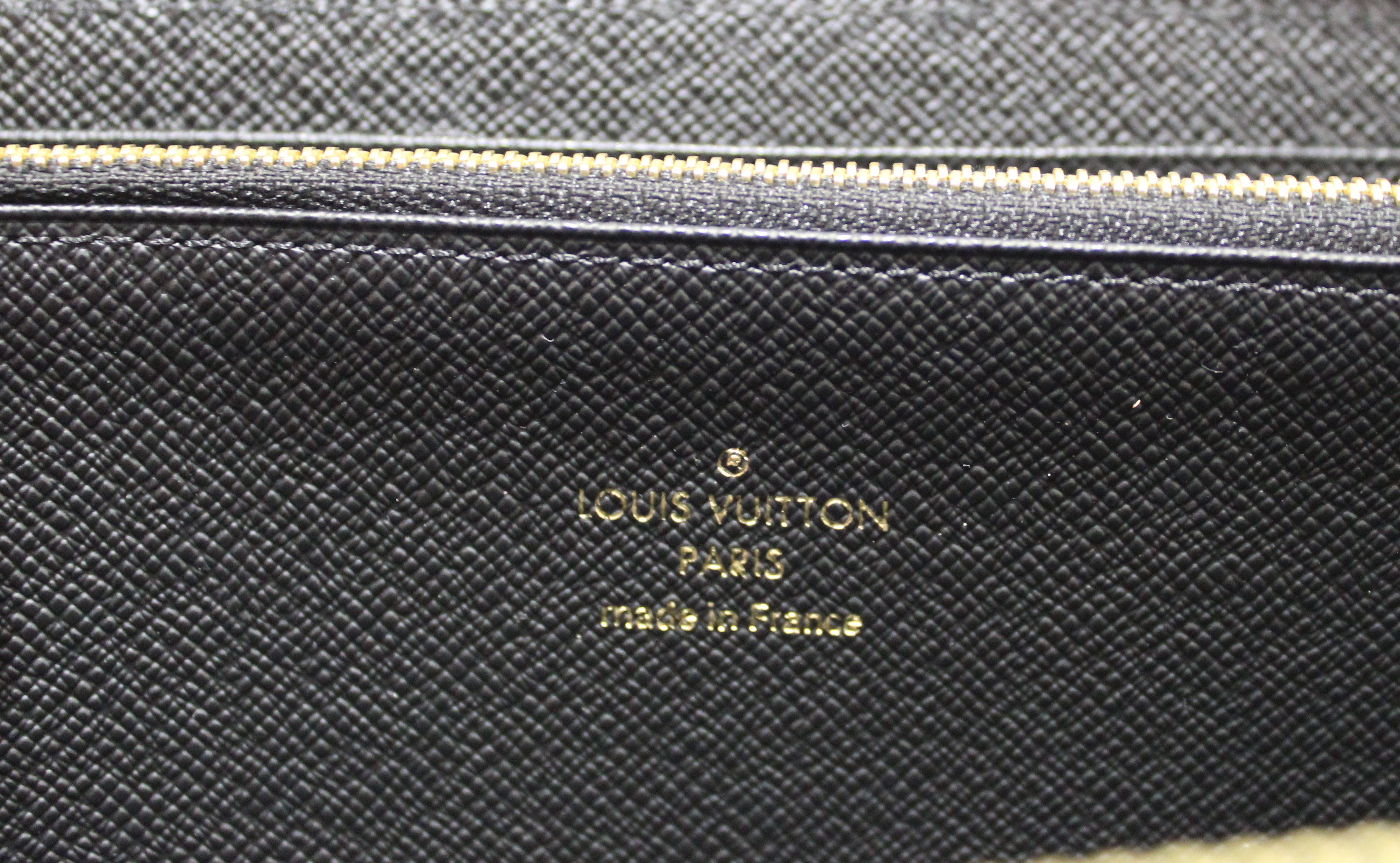 Authentic Louis Vuitton Monogram Canvas Sunglasses Zippy Wallet