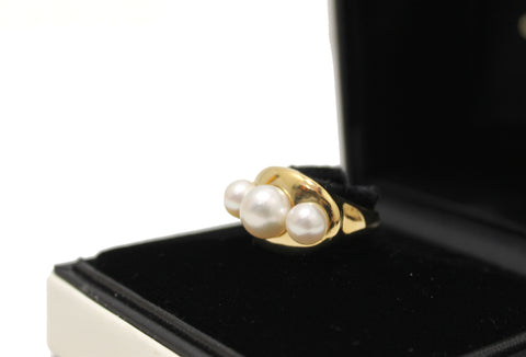 Authentic Chanel 18K Yellow Gold Pearl Ring Size 6