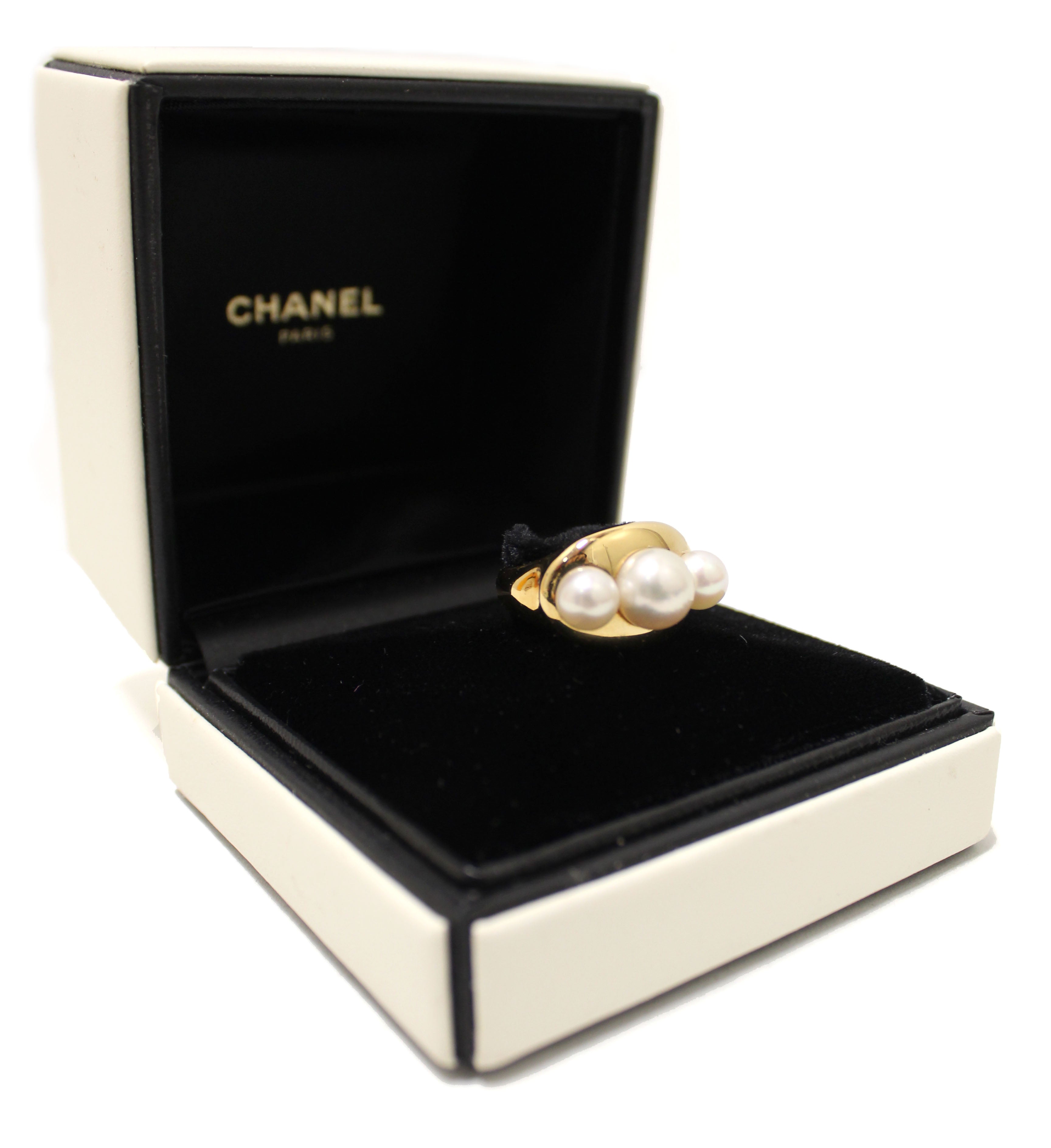 Authentic Chanel 18K Yellow Gold Pearl Ring Size 6