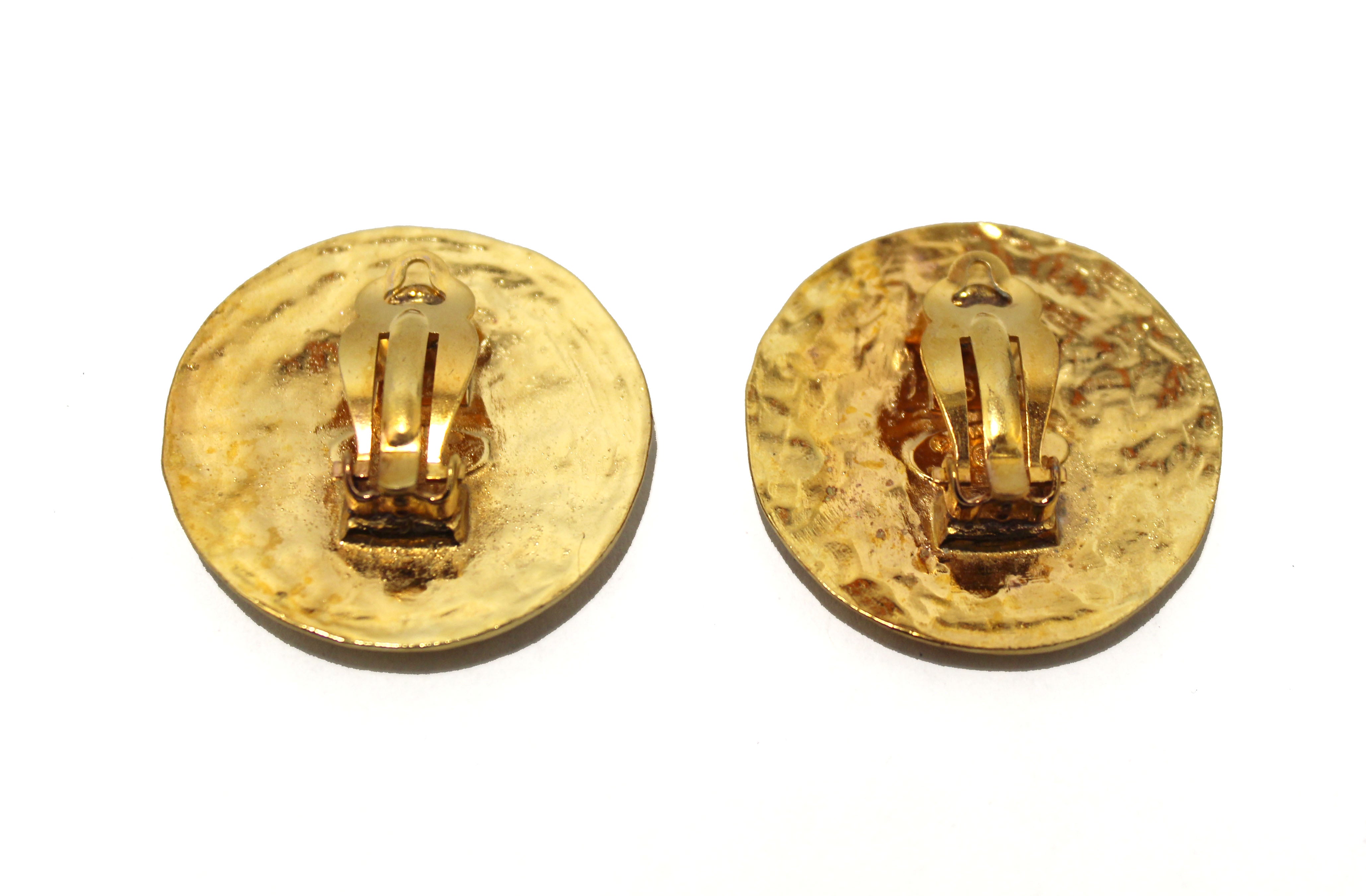 Authentic Chanel Vintage Gold Plated Classic CC Clip on Earrings