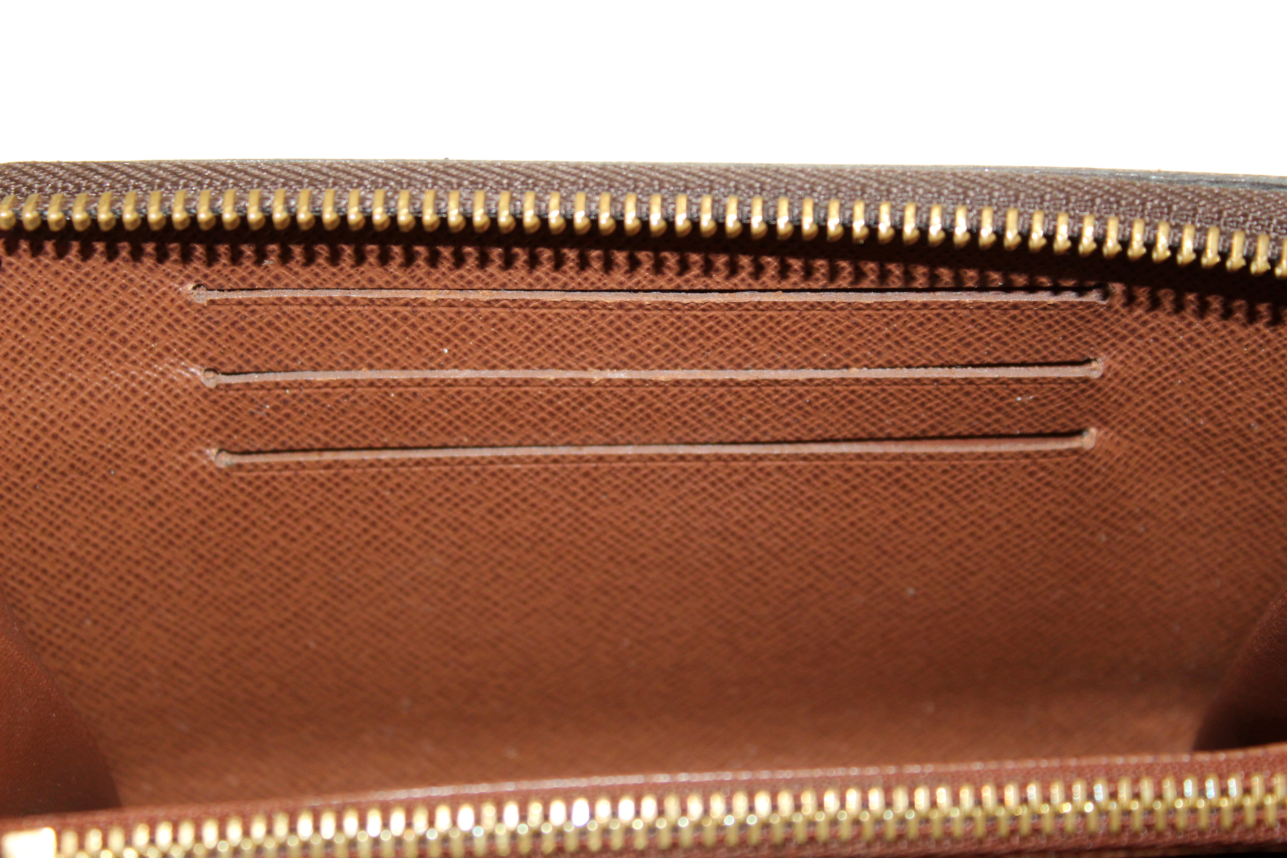 Louis Vuitton Monogram Canvas Compact Zip Wallet QJA0NIHJ0B305