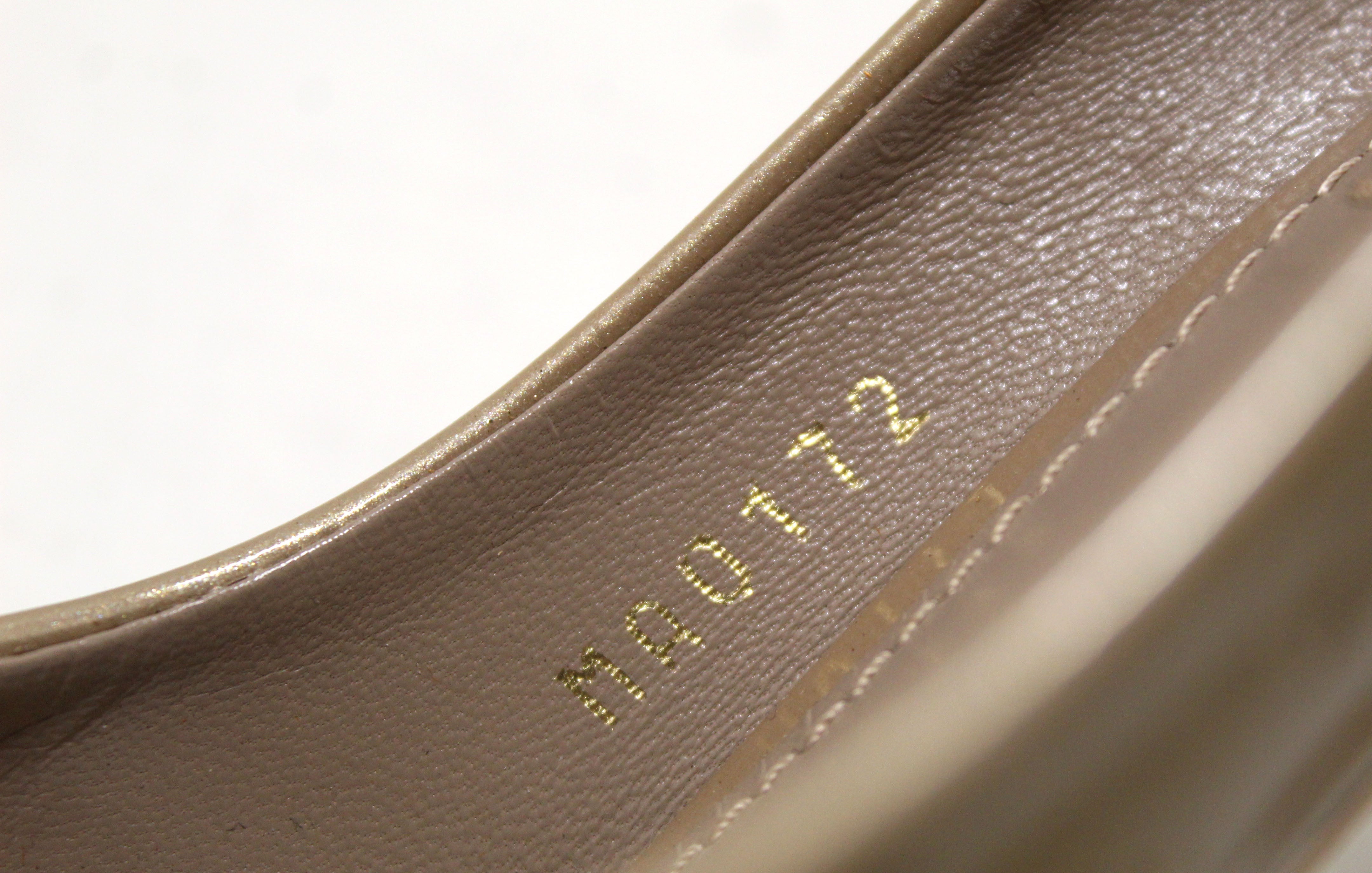 Authentic Louis Vuitton Beige Patent Leather Twist Pump Shoes Size 37