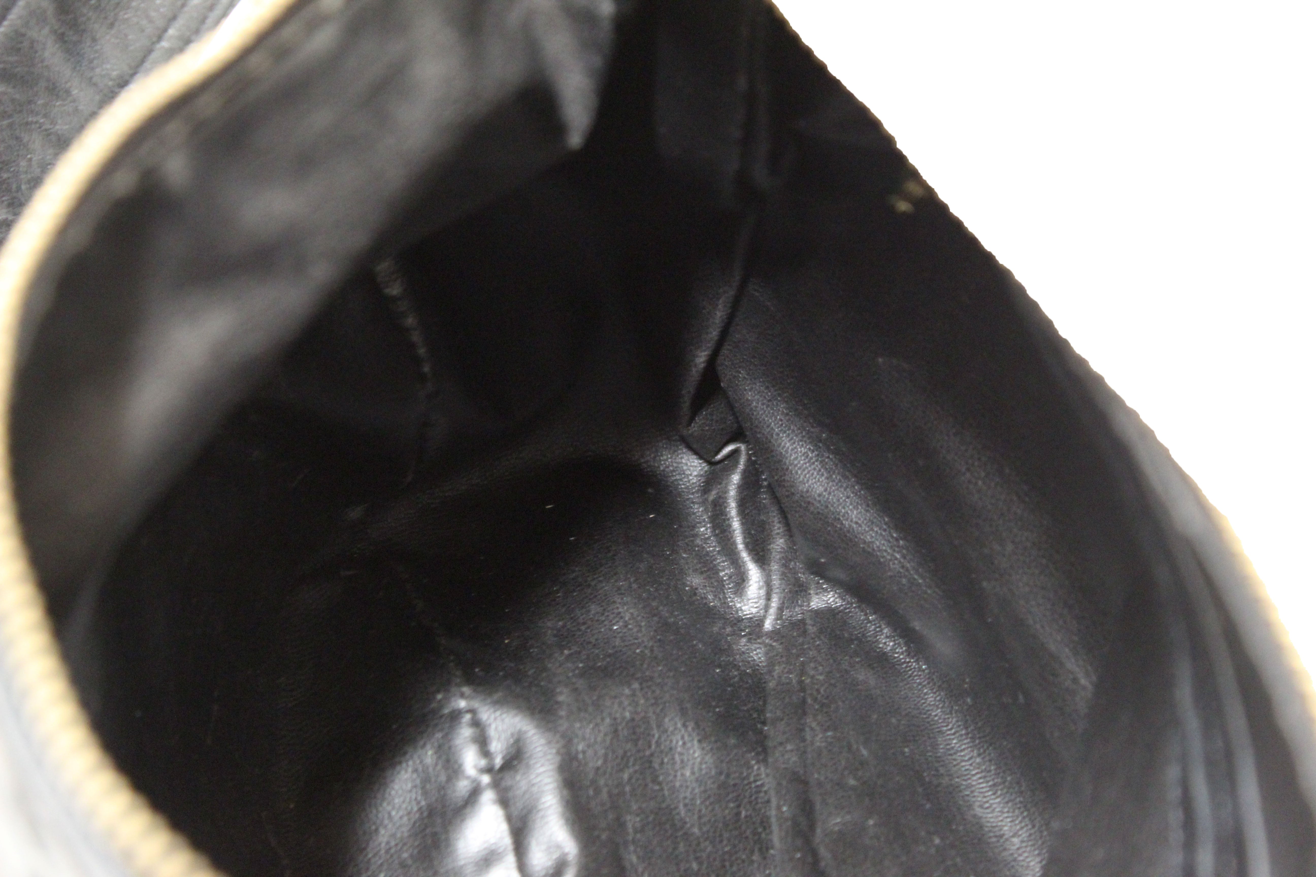 Authentic Bottega Veneta Vintage Black Nappa Intrecciato Leather Messenger Bag