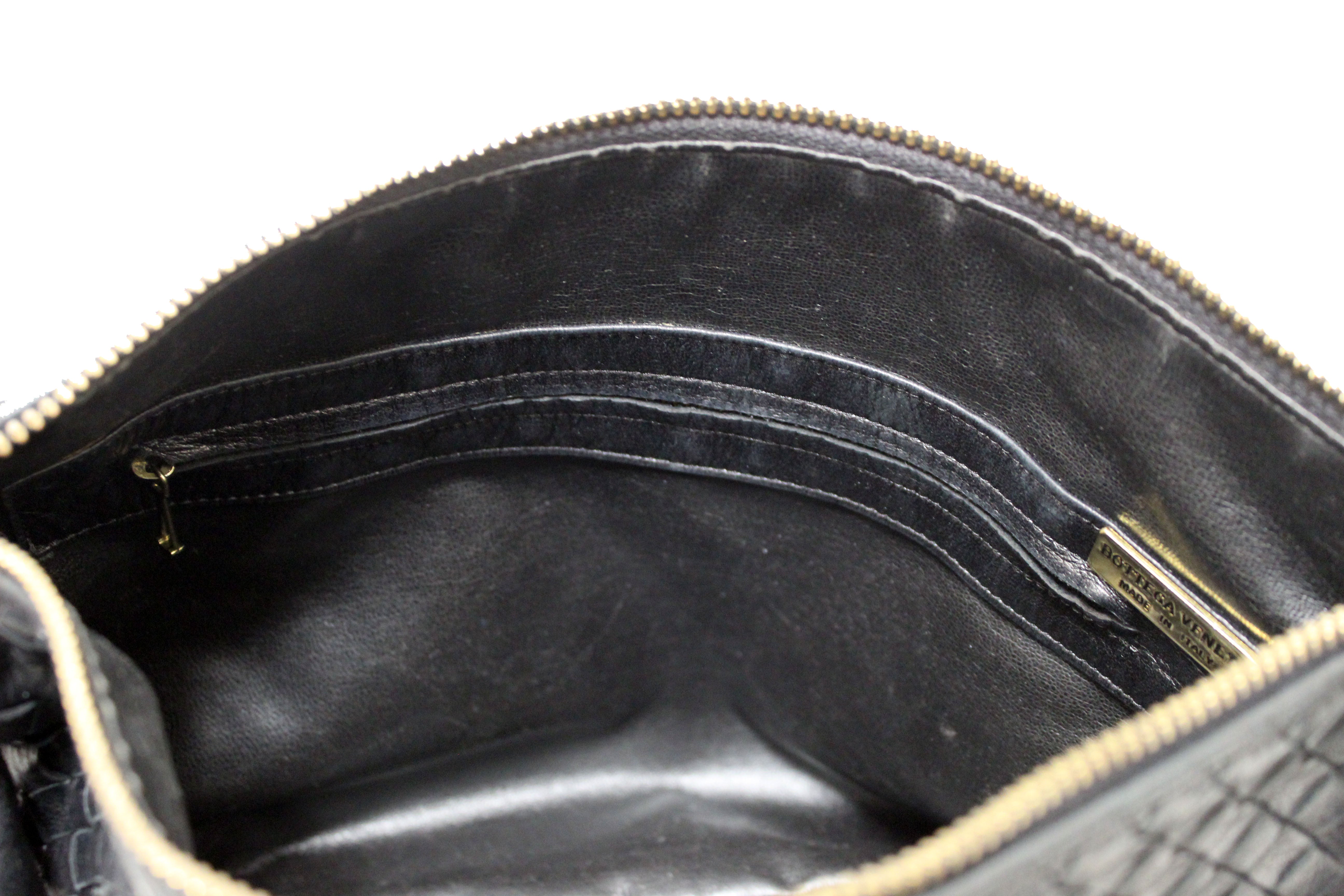 Authentic Bottega Veneta Vintage Black Nappa Intrecciato Leather Messenger Bag